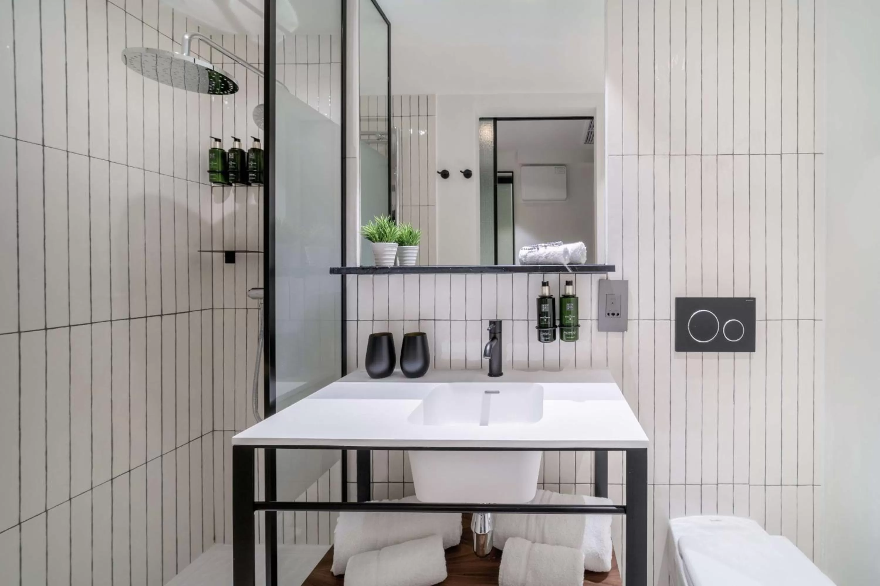 Bathroom in Melia White House Hotel