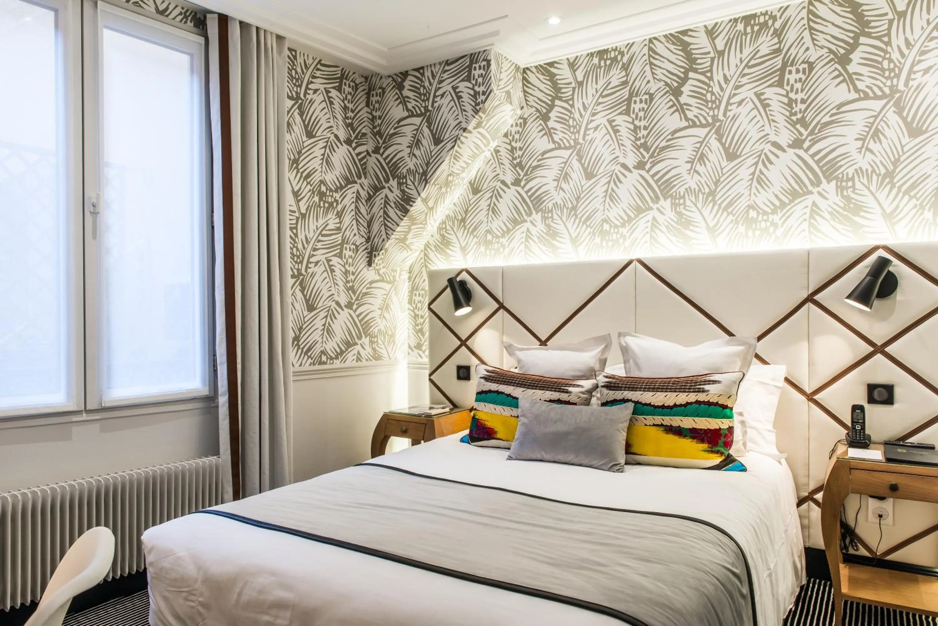 Bedroom, Bed in Hôtel Jardin Le Bréa