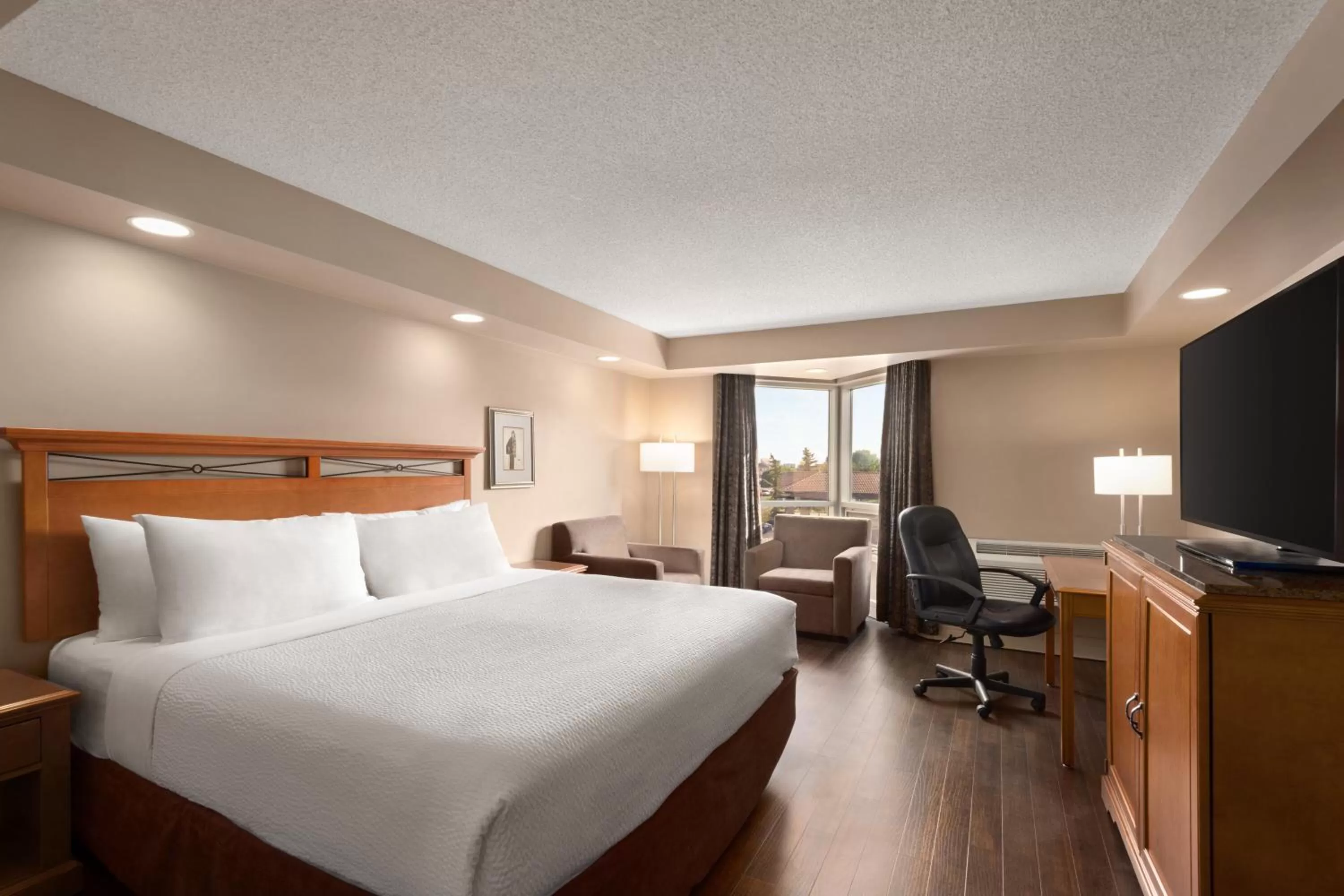 TV and multimedia, Bed in Royal Hotel West Edmonton, Trademark Collection by Wyndham