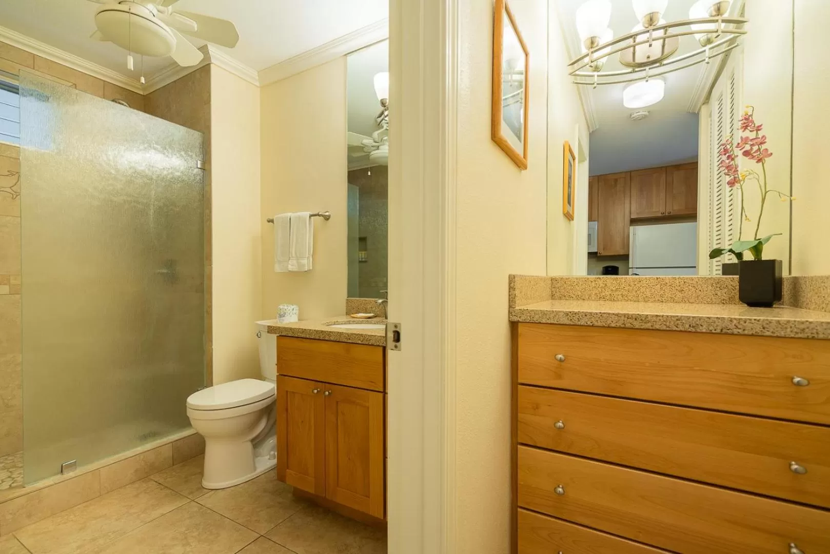 Bathroom in Napili Sunset Beach Front Resort