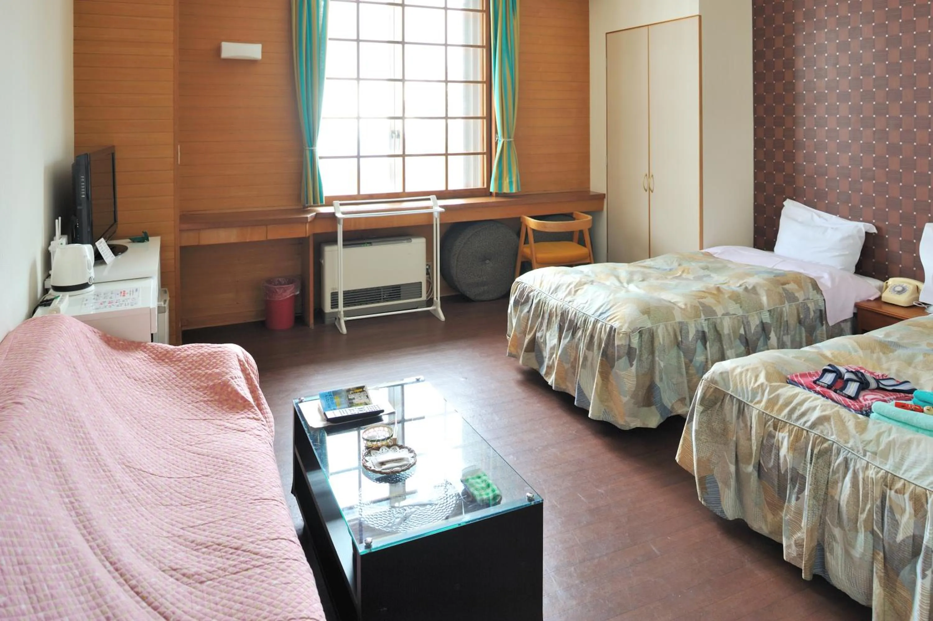 Photo of the whole room, Bed in Mogamitakayu Zenshichinoyu Ohira