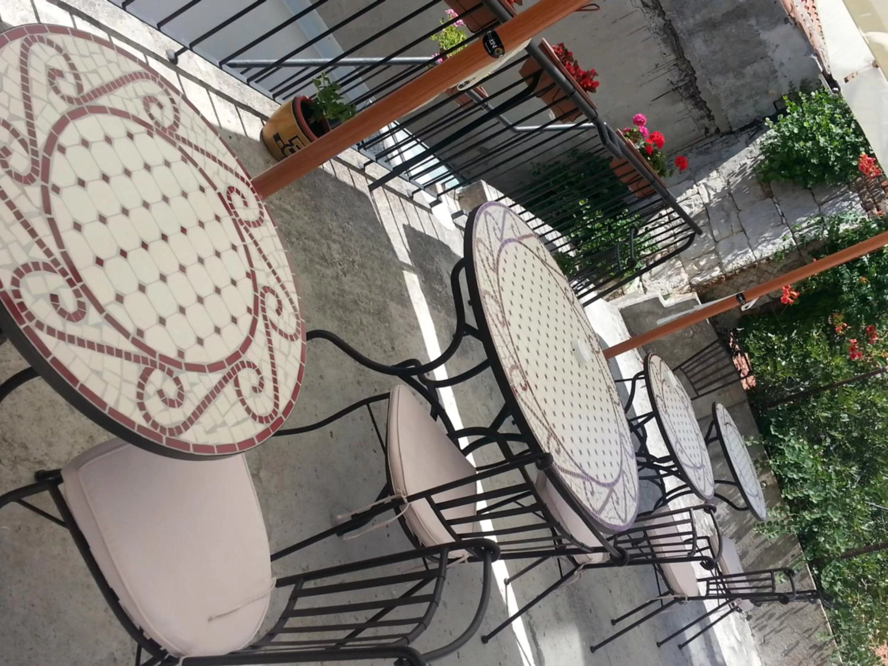 Balcony/Terrace in Golden B&B