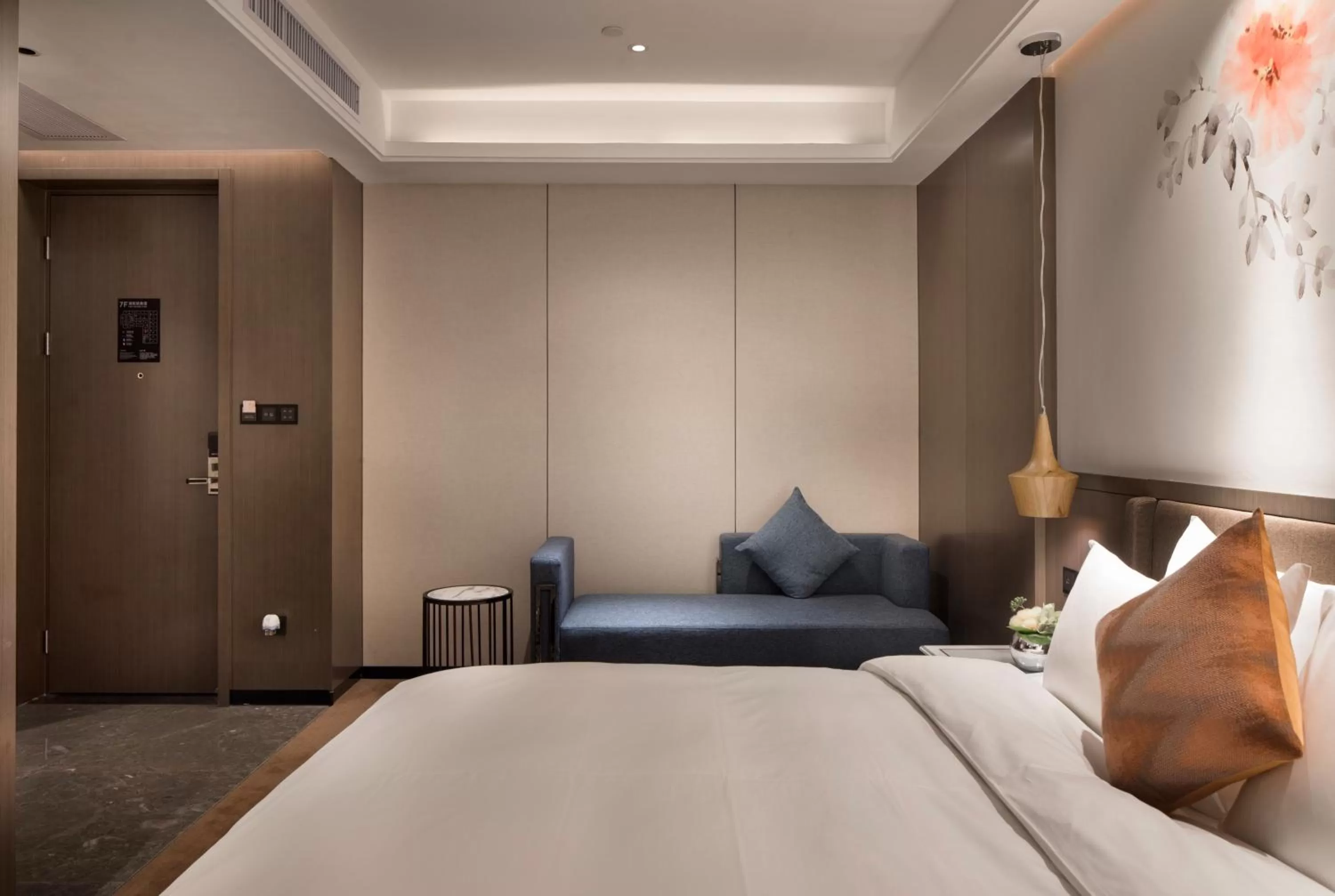 Bed in Paco Hotel Dongpu Guanghzou -Free Shuttle Bus for Canton Fair