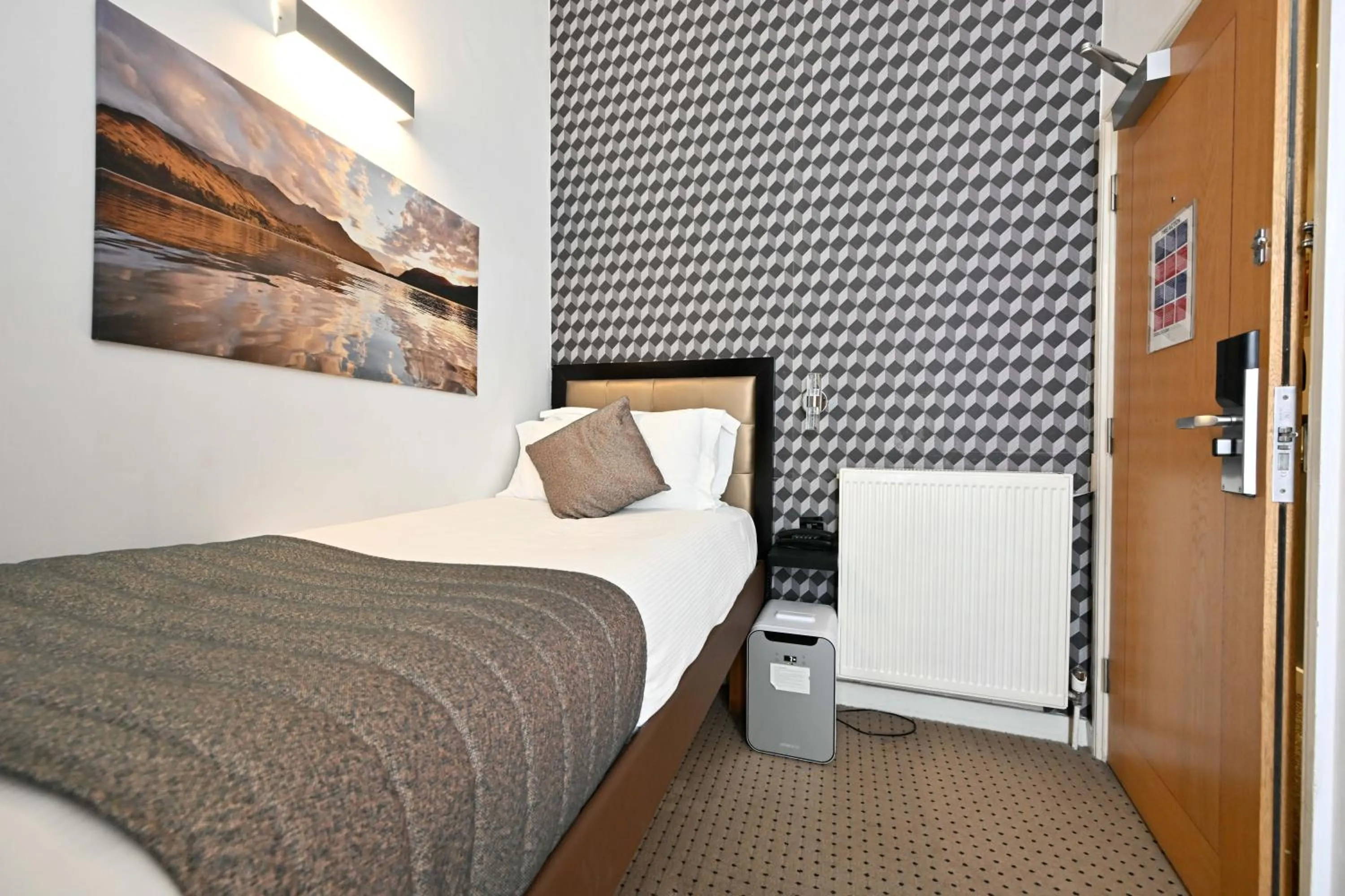 Bedroom, Bed in Duke Of Leinster Hotel