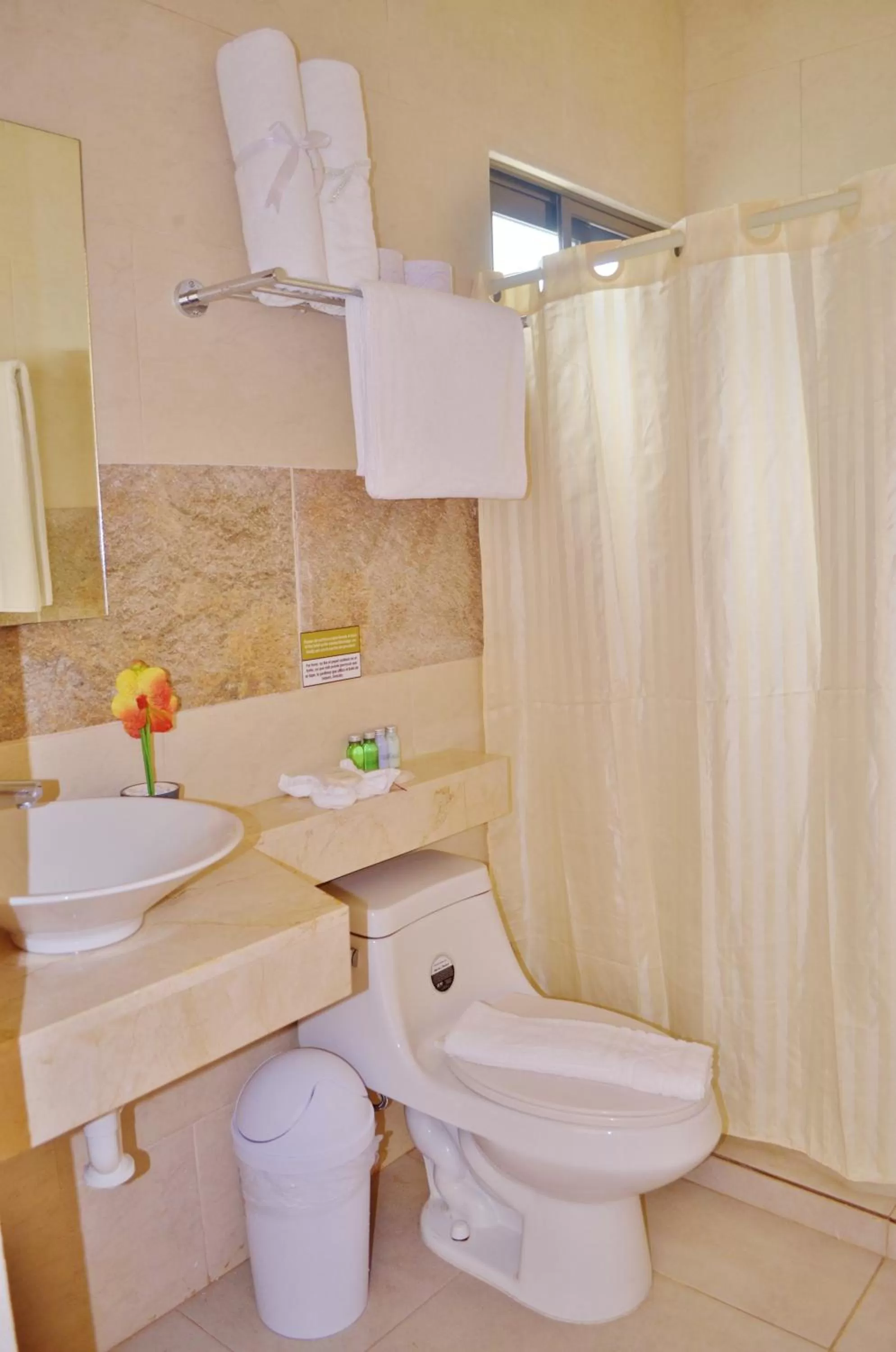 Bathroom in Arrecifes Suites