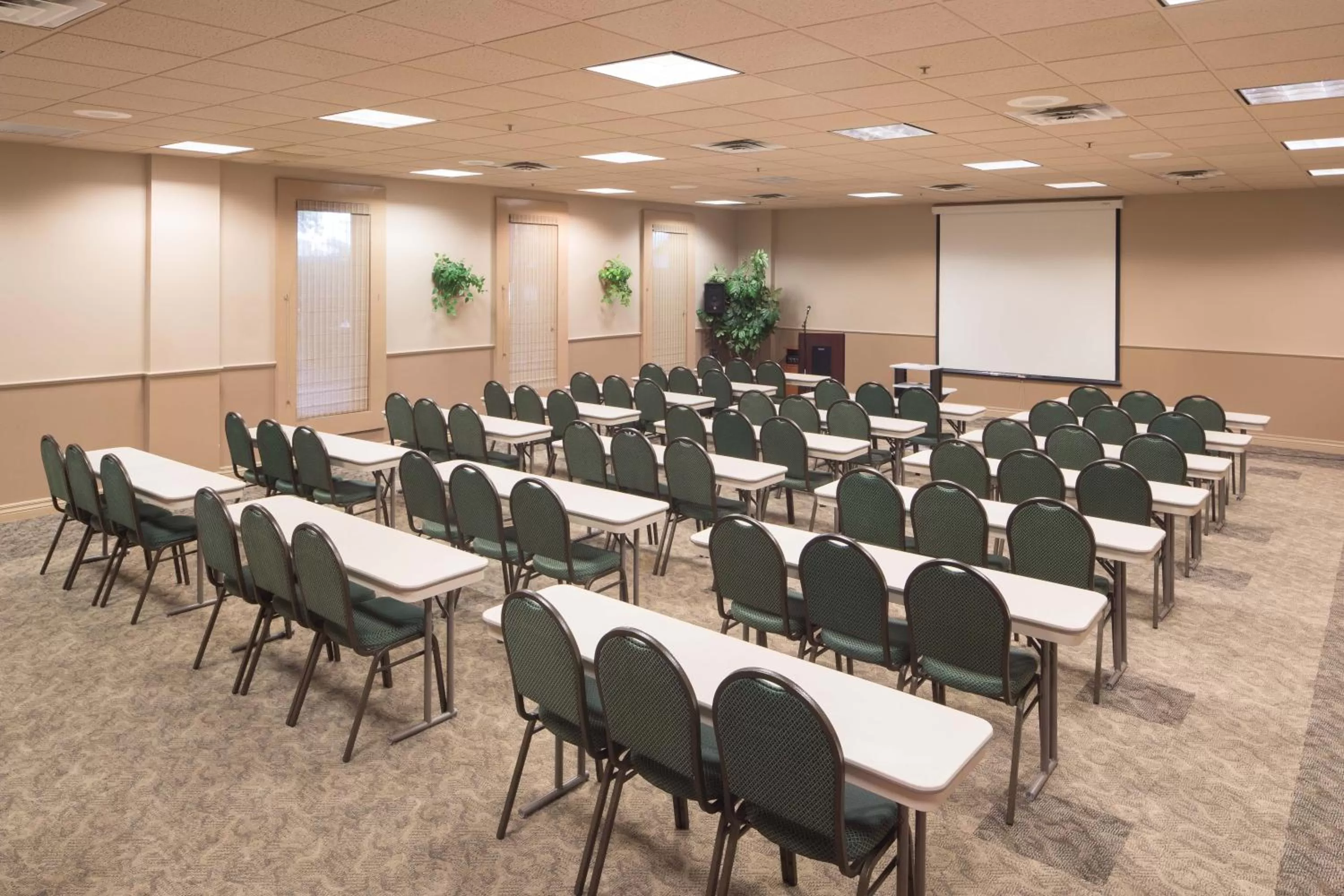 Meeting/conference room in New Gardena Hotel