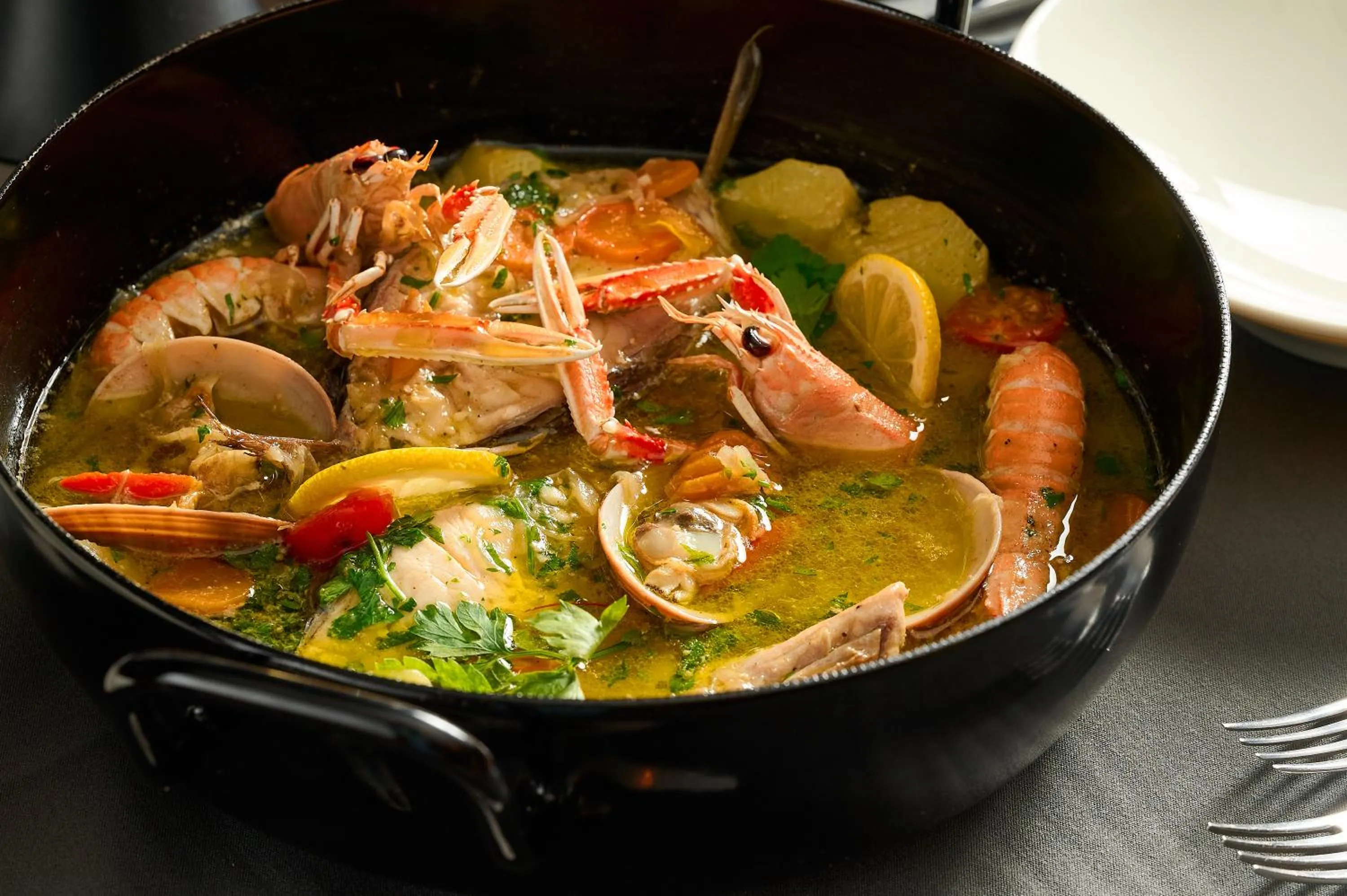 Restaurant/places to eat, Food in Hotel Ora