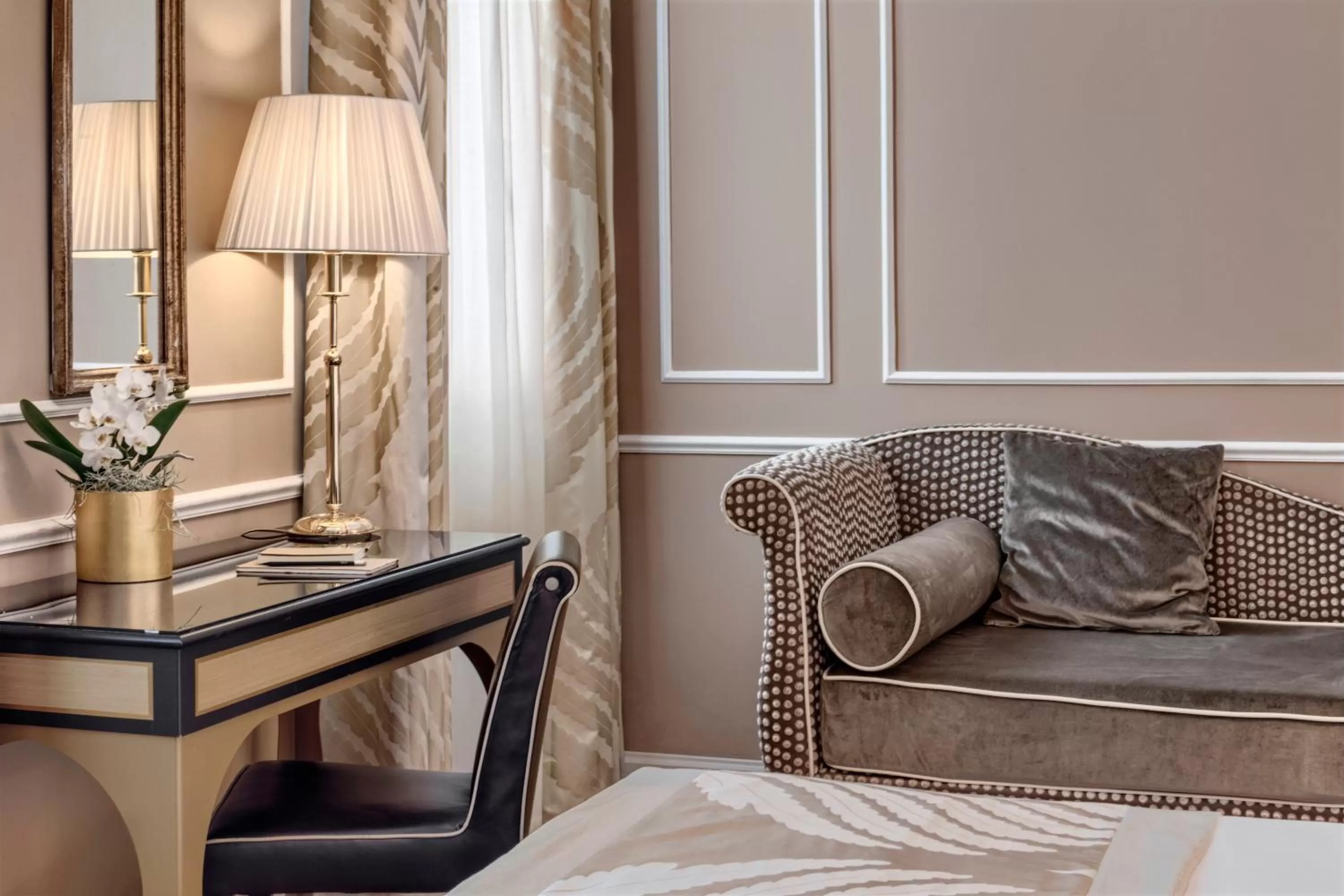 Decorative detail in Hotel Nuovo Teson