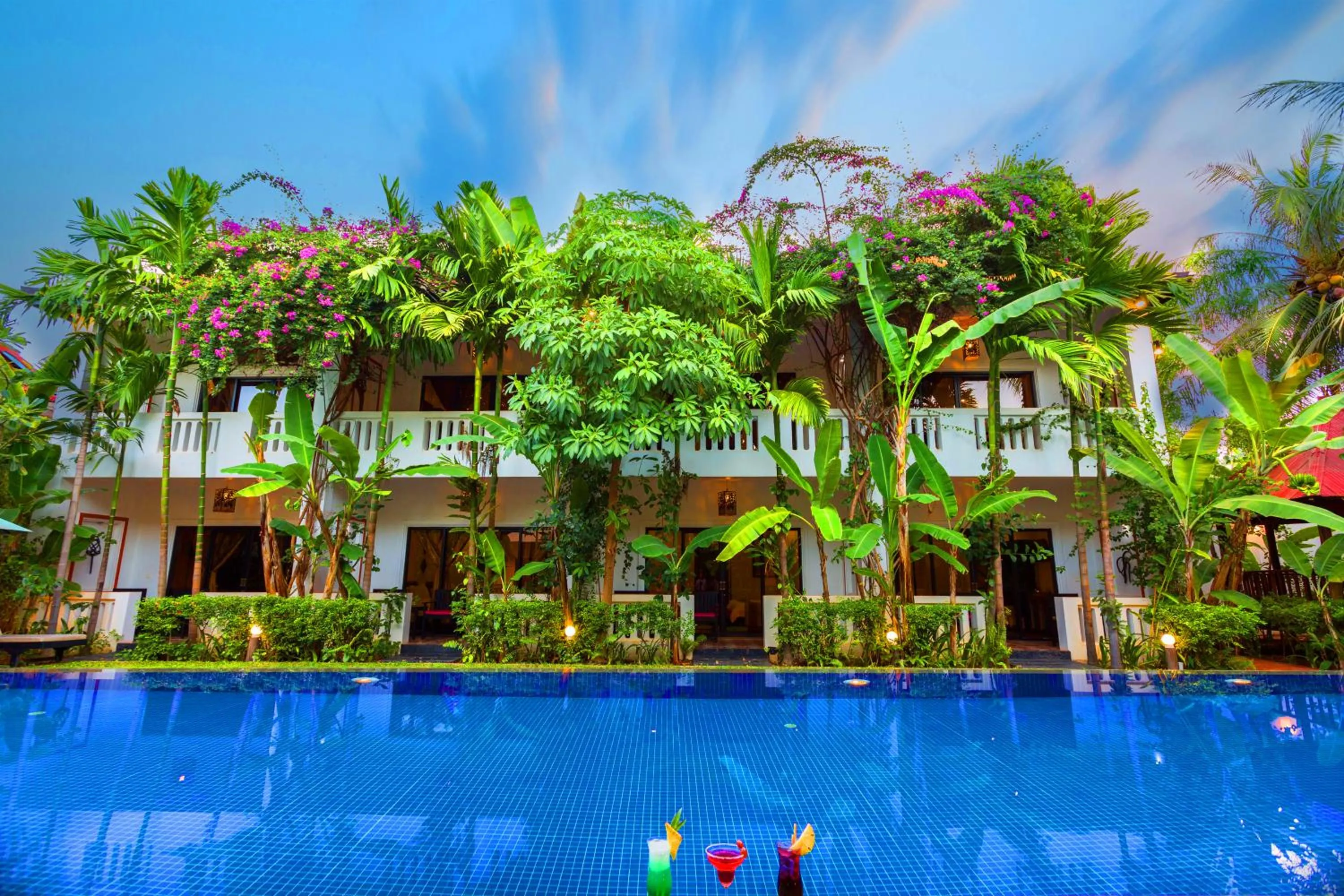 Swimming pool in La Residence WatBo Hotel