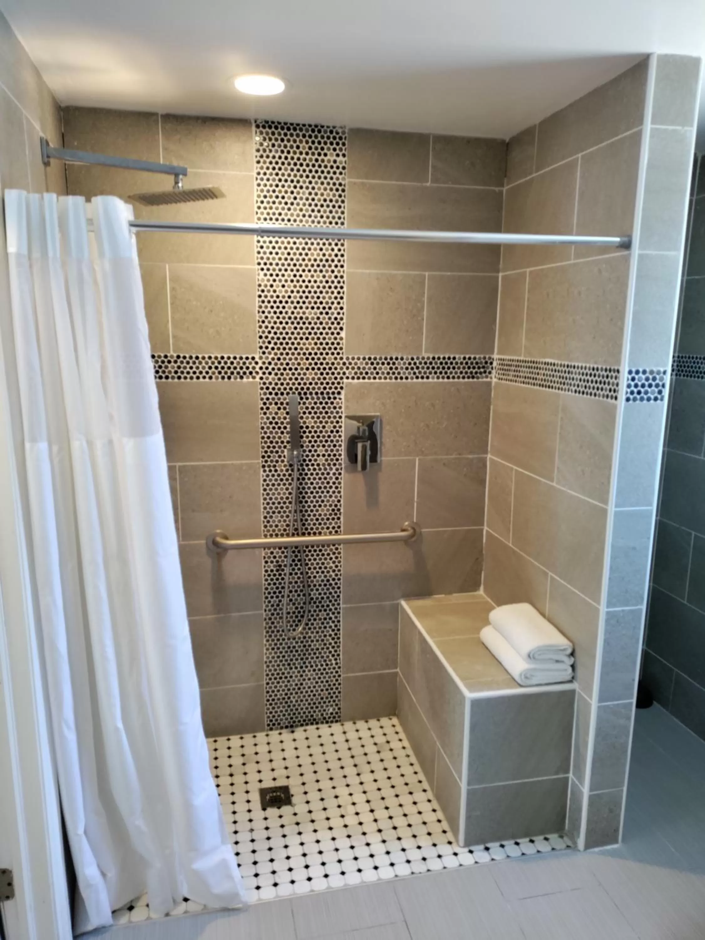 Shower in Sunset Beach Hotel