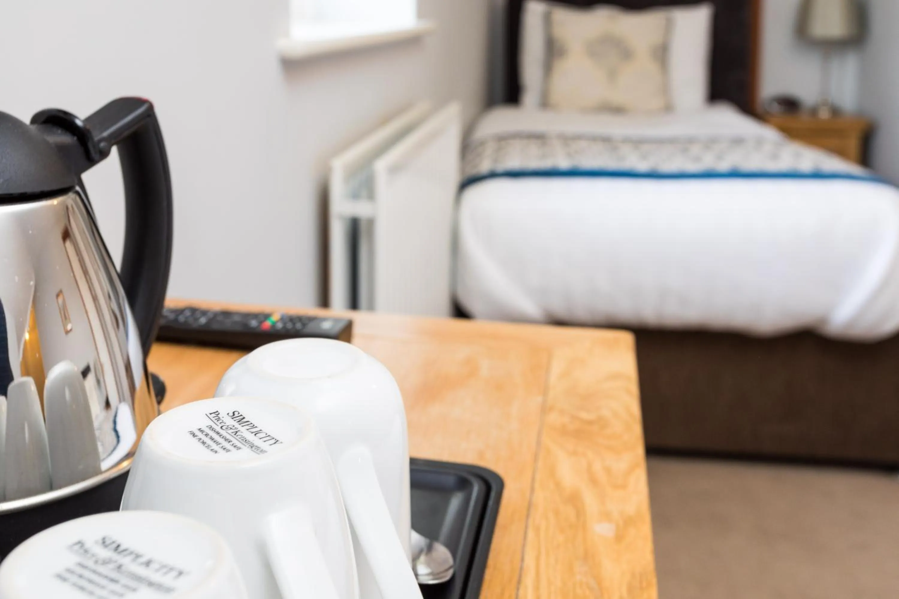 Coffee/tea facilities, Bed in The Lawn Guest House Gatwick