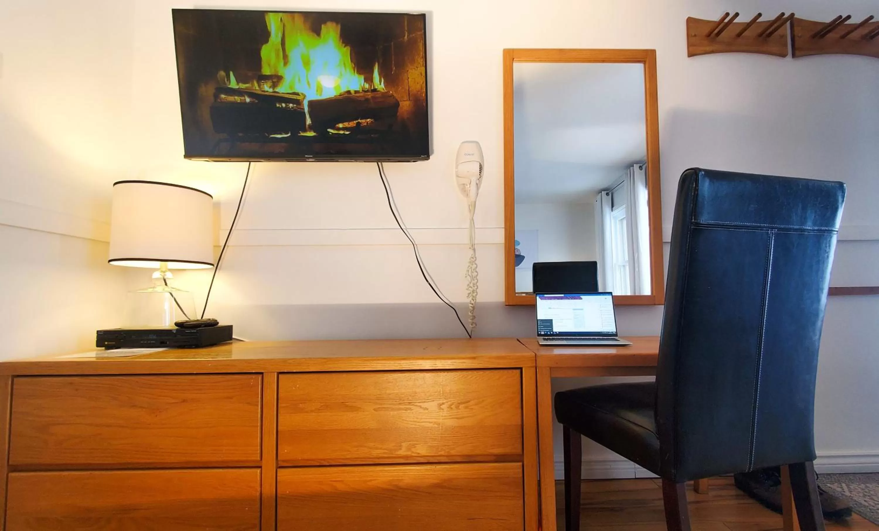 TV/Entertainment Center in Lofts Fleuve et Montagnes