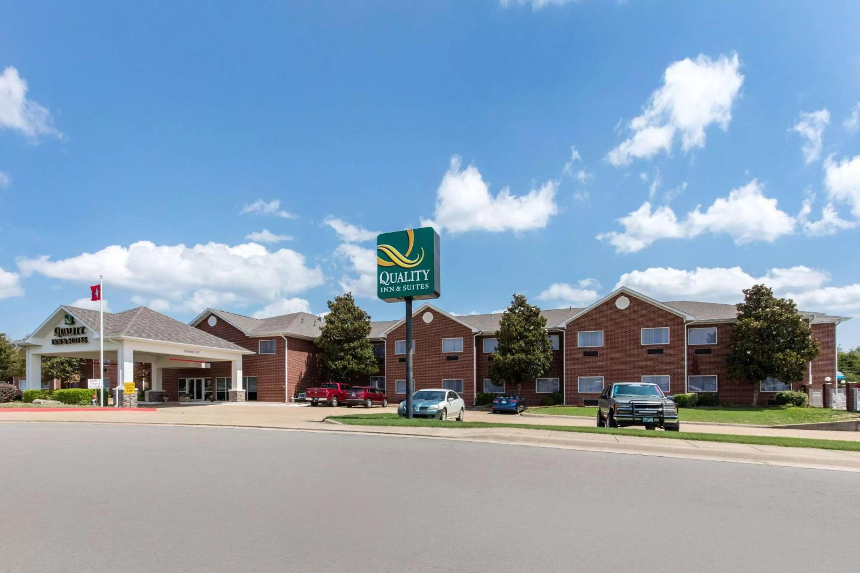 Property building in Quality Inn & Suites Mountain Home North