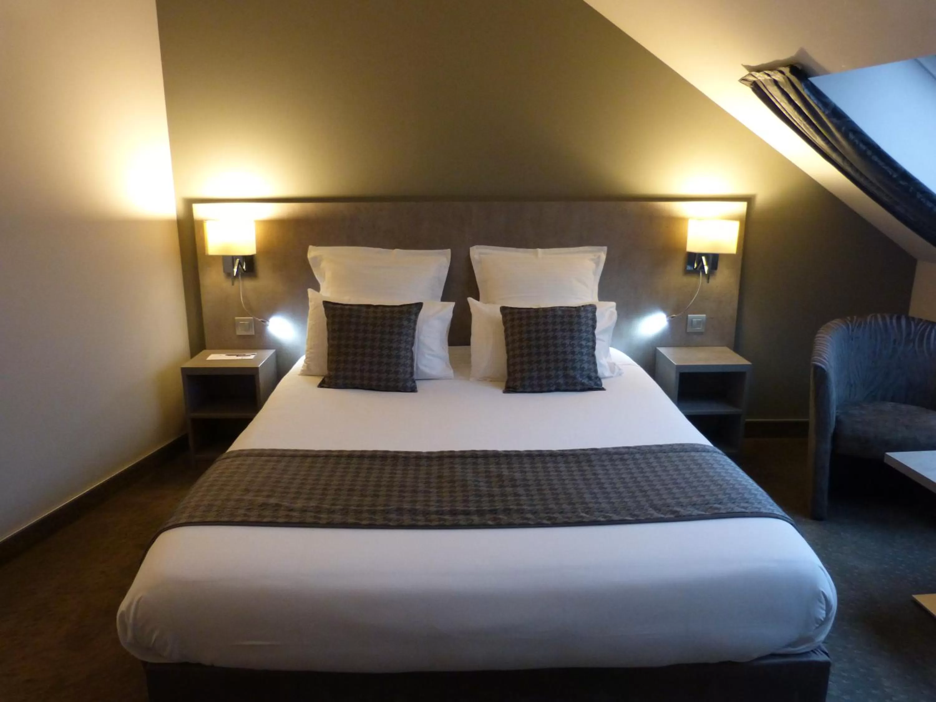 Decorative detail, Bed in Hotel Saint Daniel