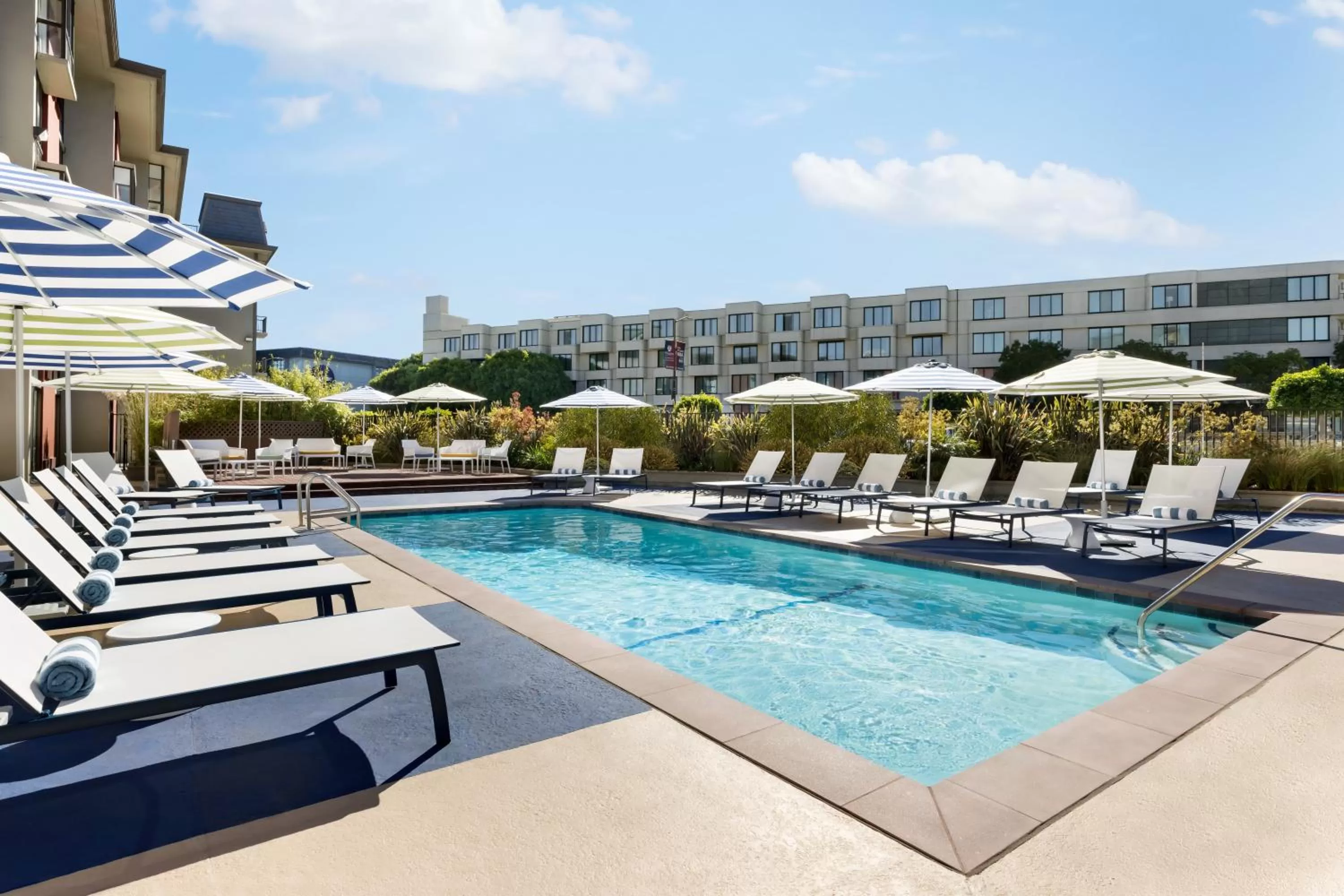 Swimming pool in Hotel Caza Fisherman's Wharf
