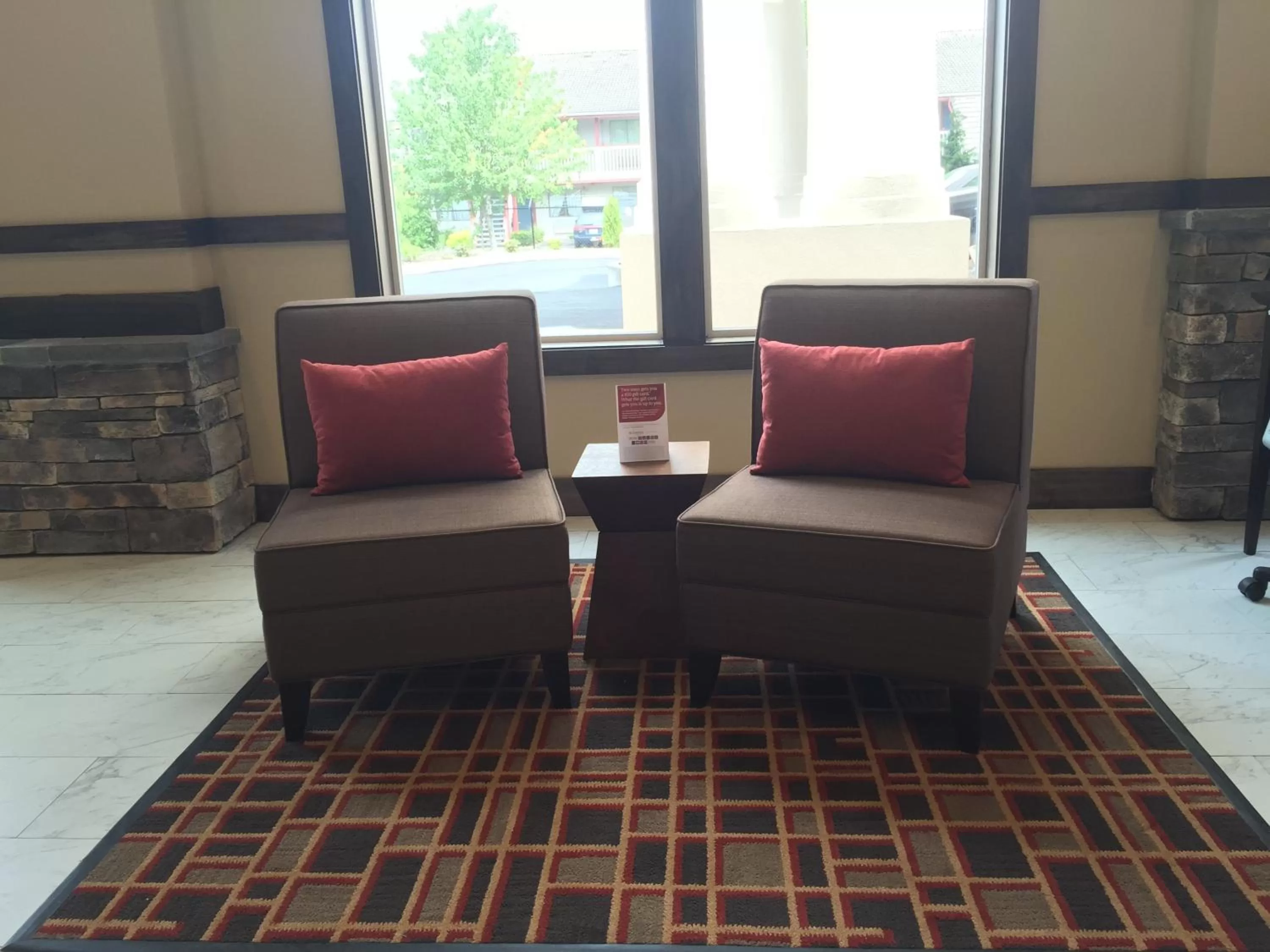 Seating Area in Quality Inn & Suites Tacoma - Seattle