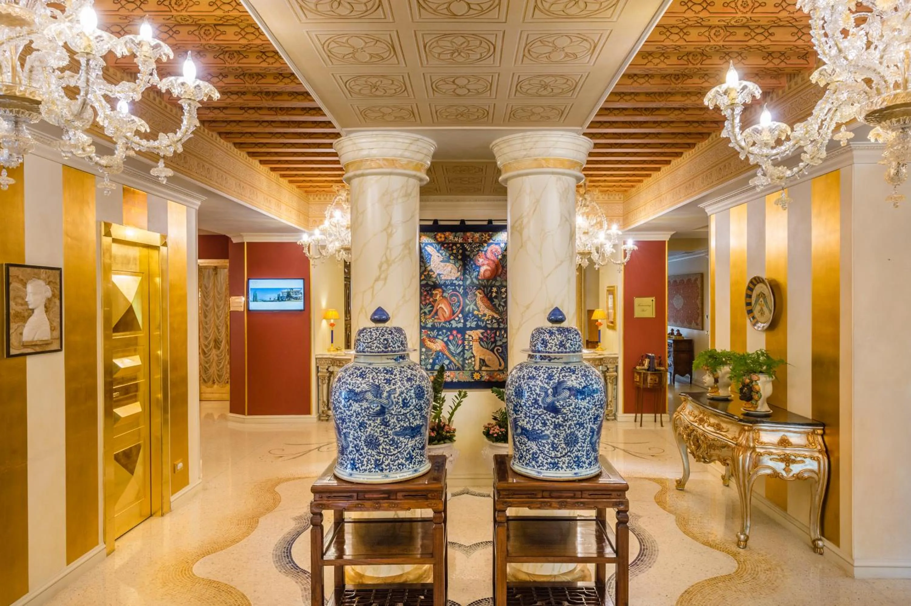 Lobby or reception in Villa e Palazzo Aminta - A Leading Hotel of The World