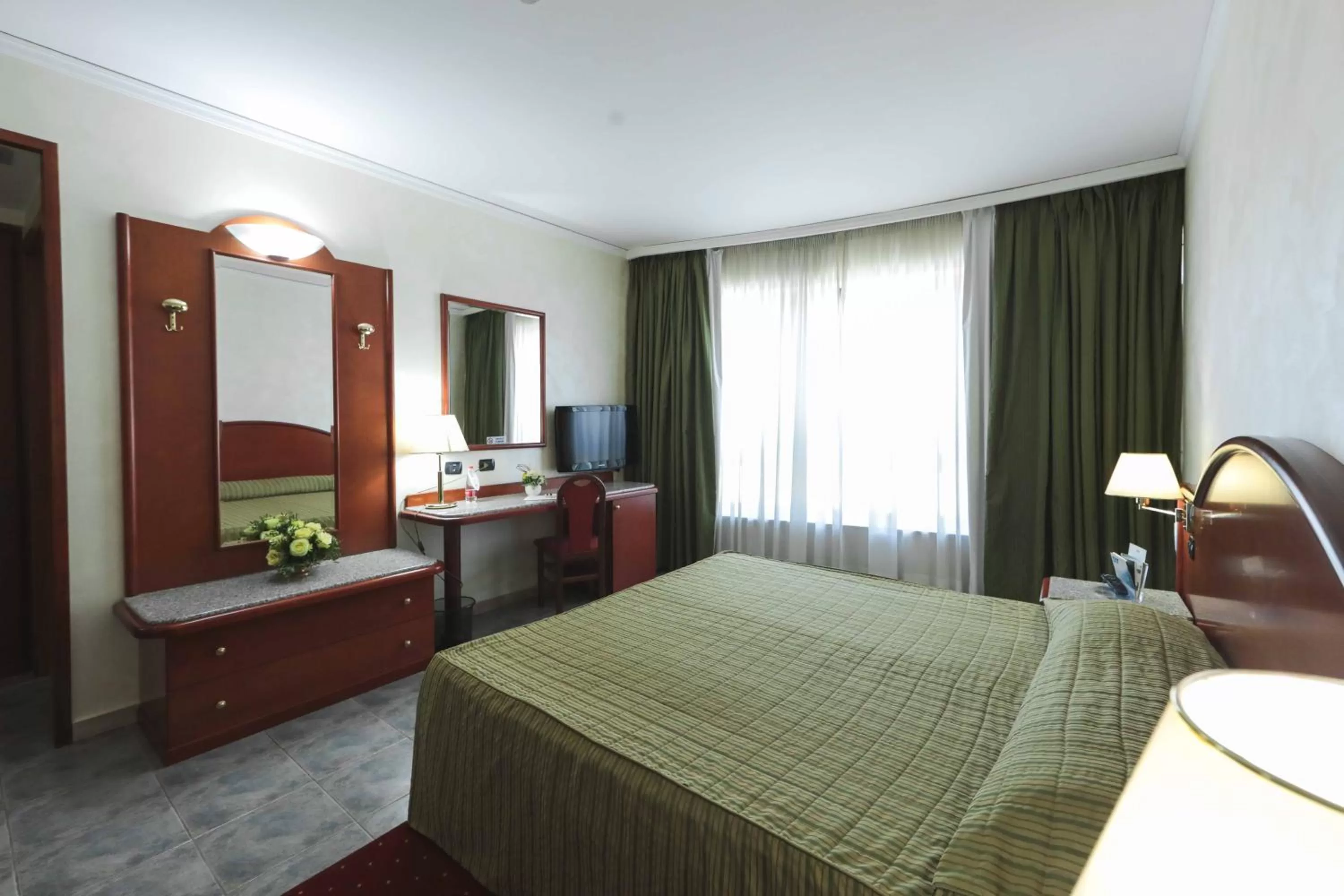 Bed in Edra Palace Hotel & Ristorante