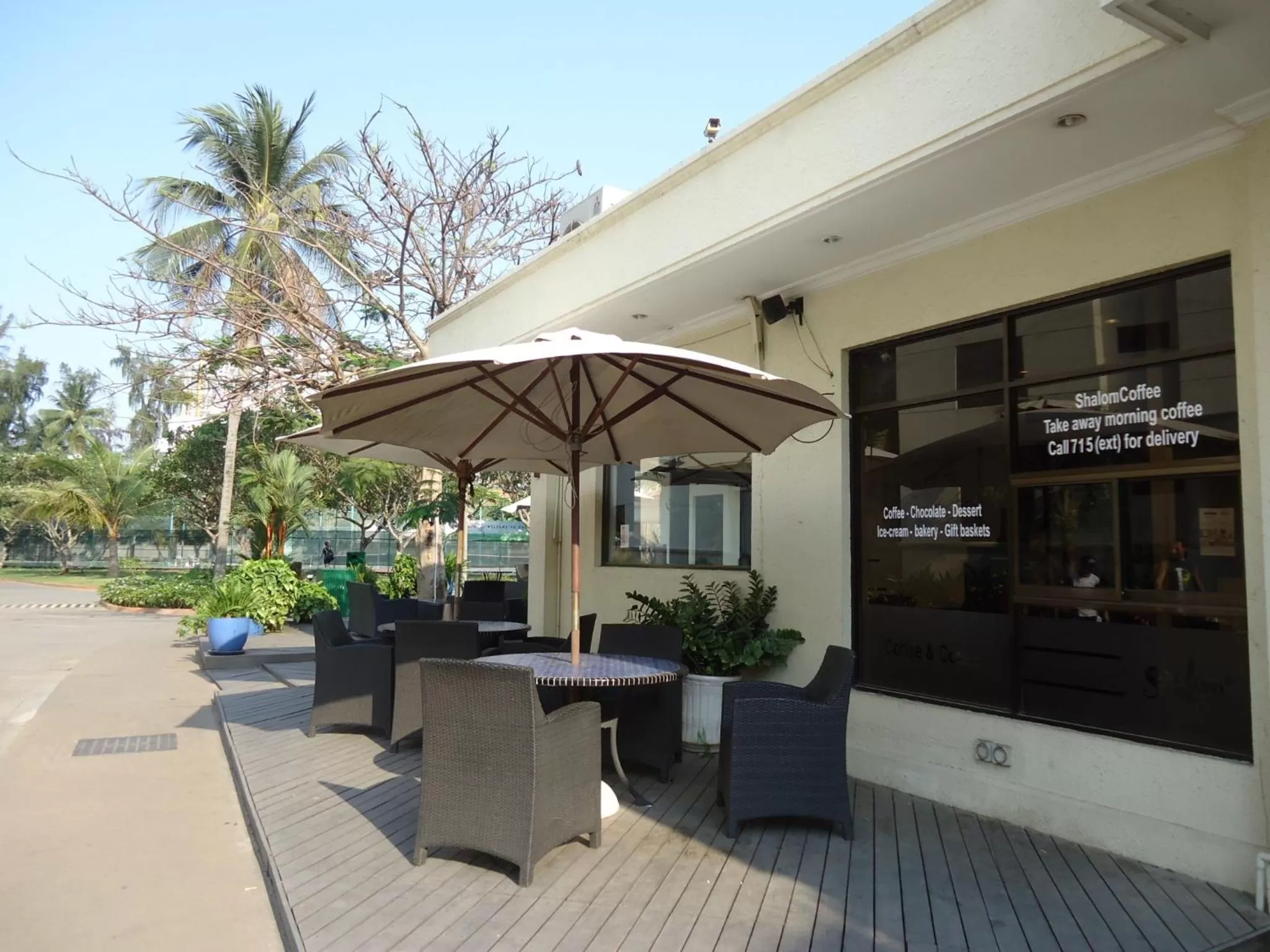 Restaurant/places to eat in Riverside Serviced Apartments