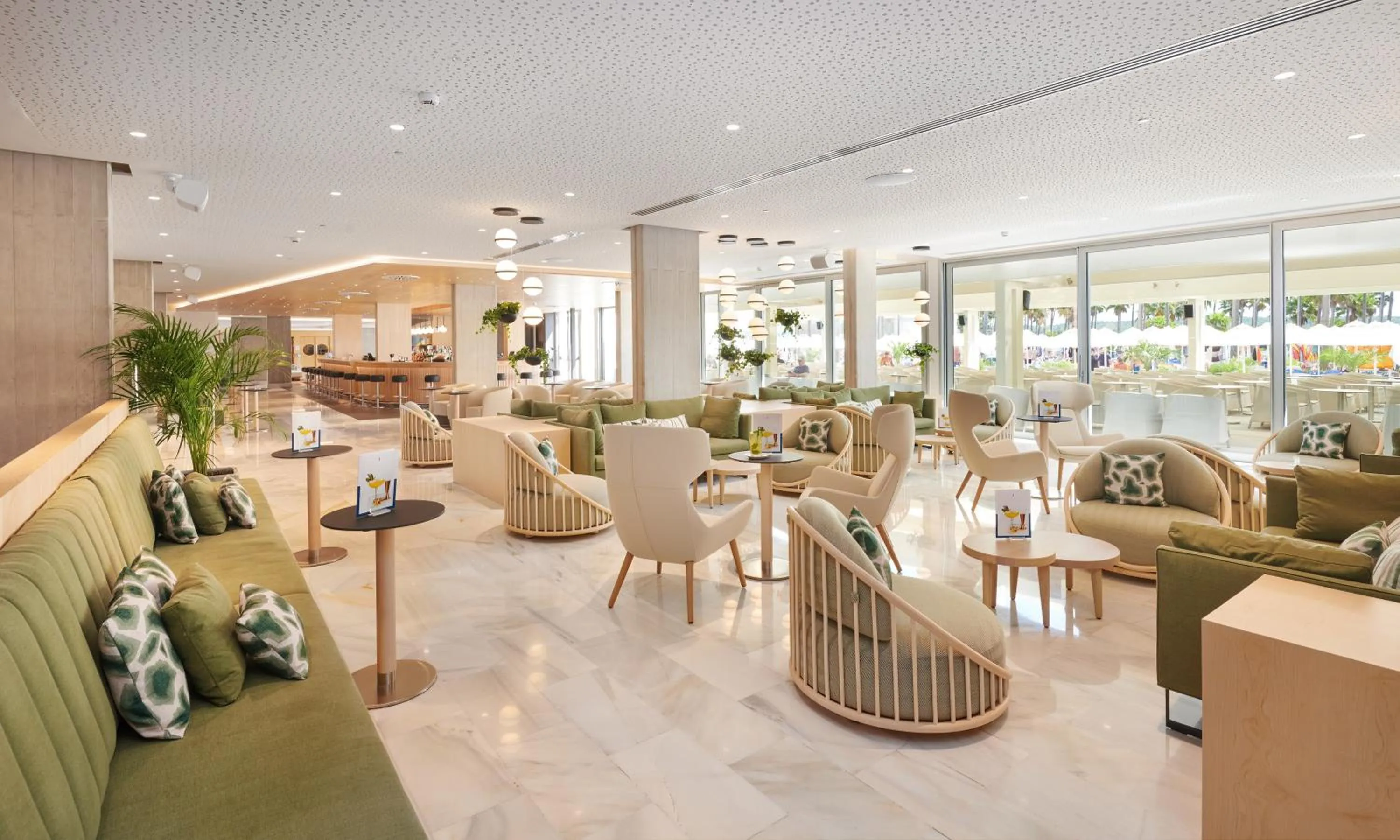 Lounge or bar in Hipotels Mediterraneo Hotel - Adults Only