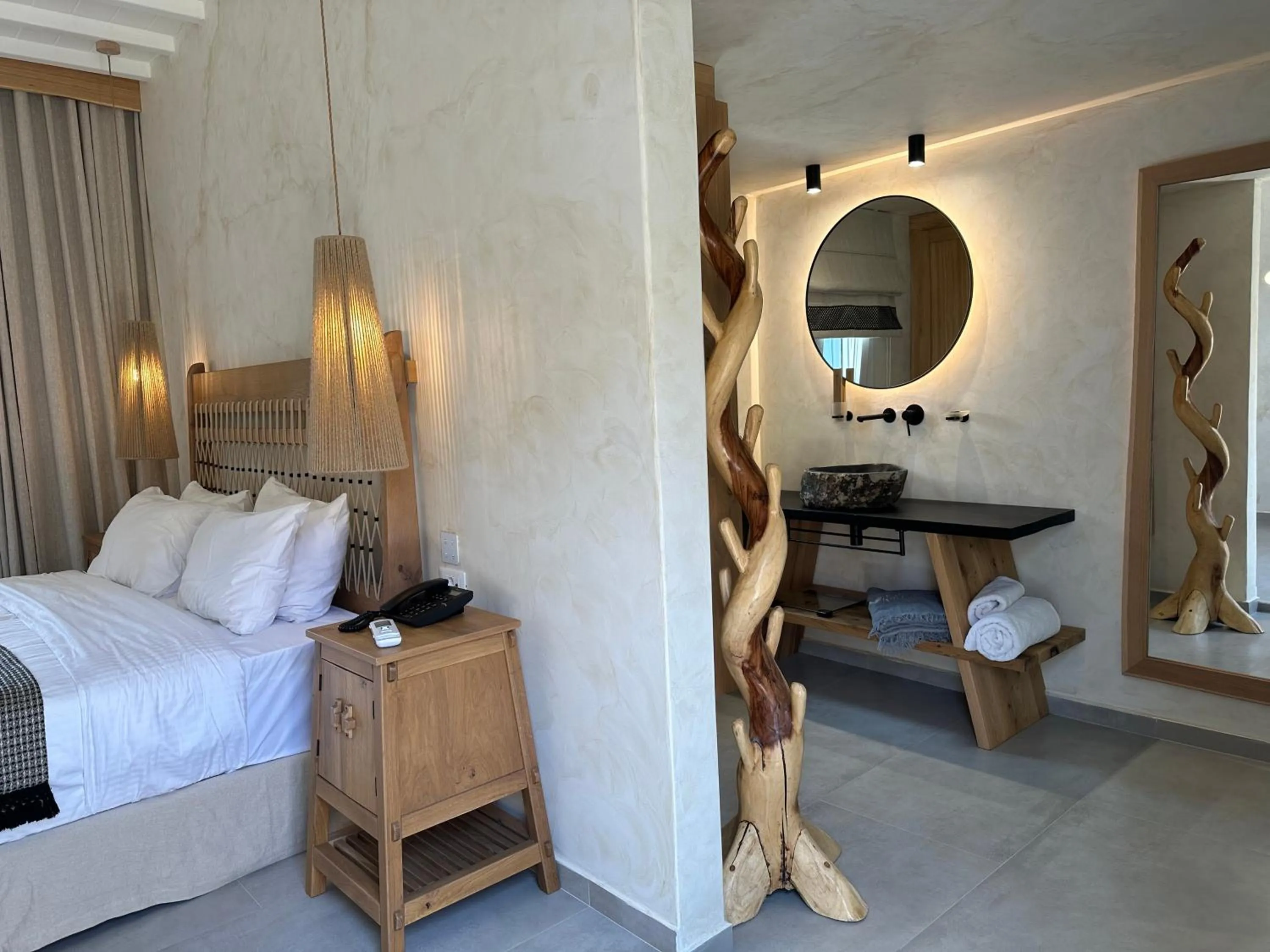 Bedroom, Bed in Panormos Village Hotel