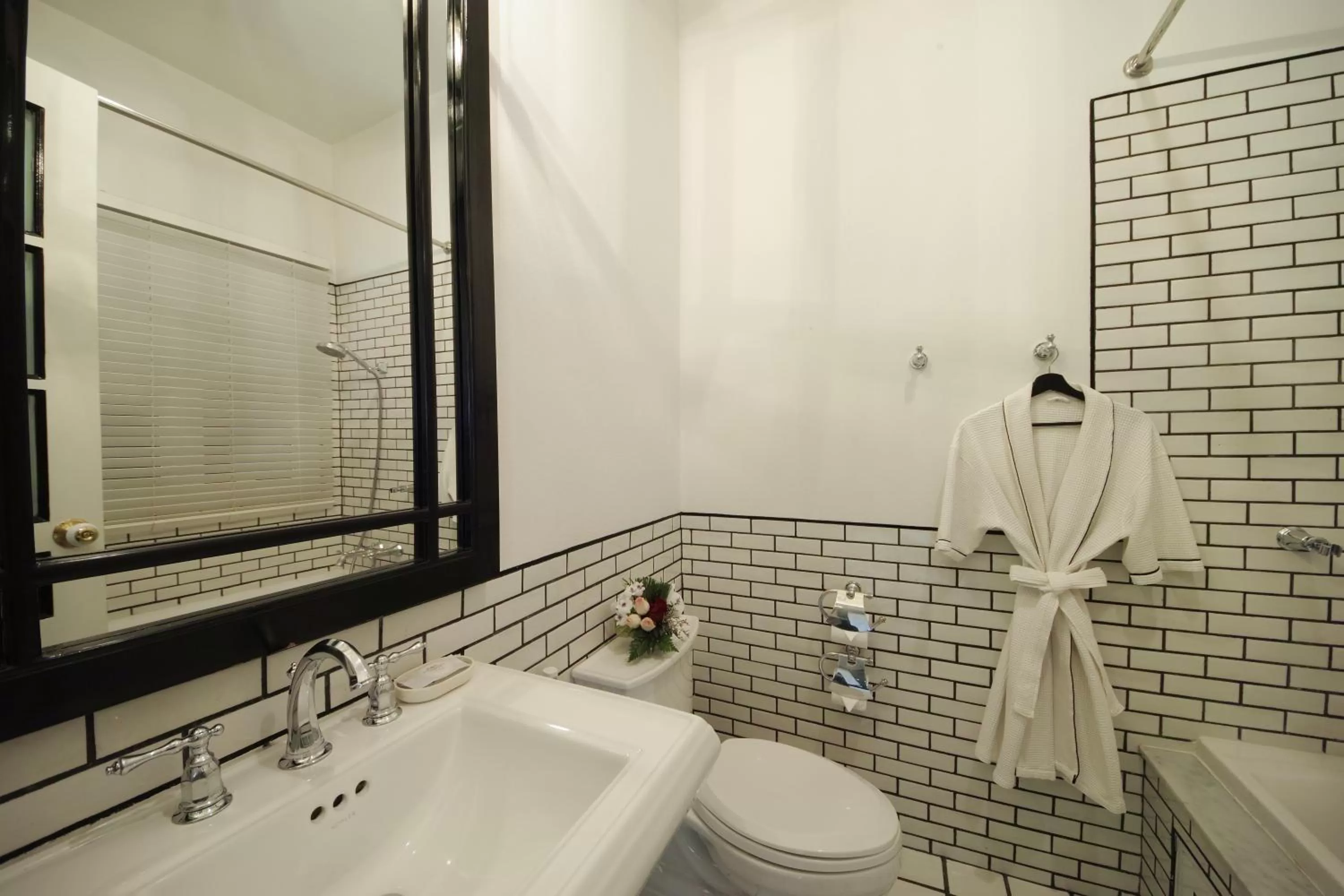 Bathroom in 99 The Heritage Hotel