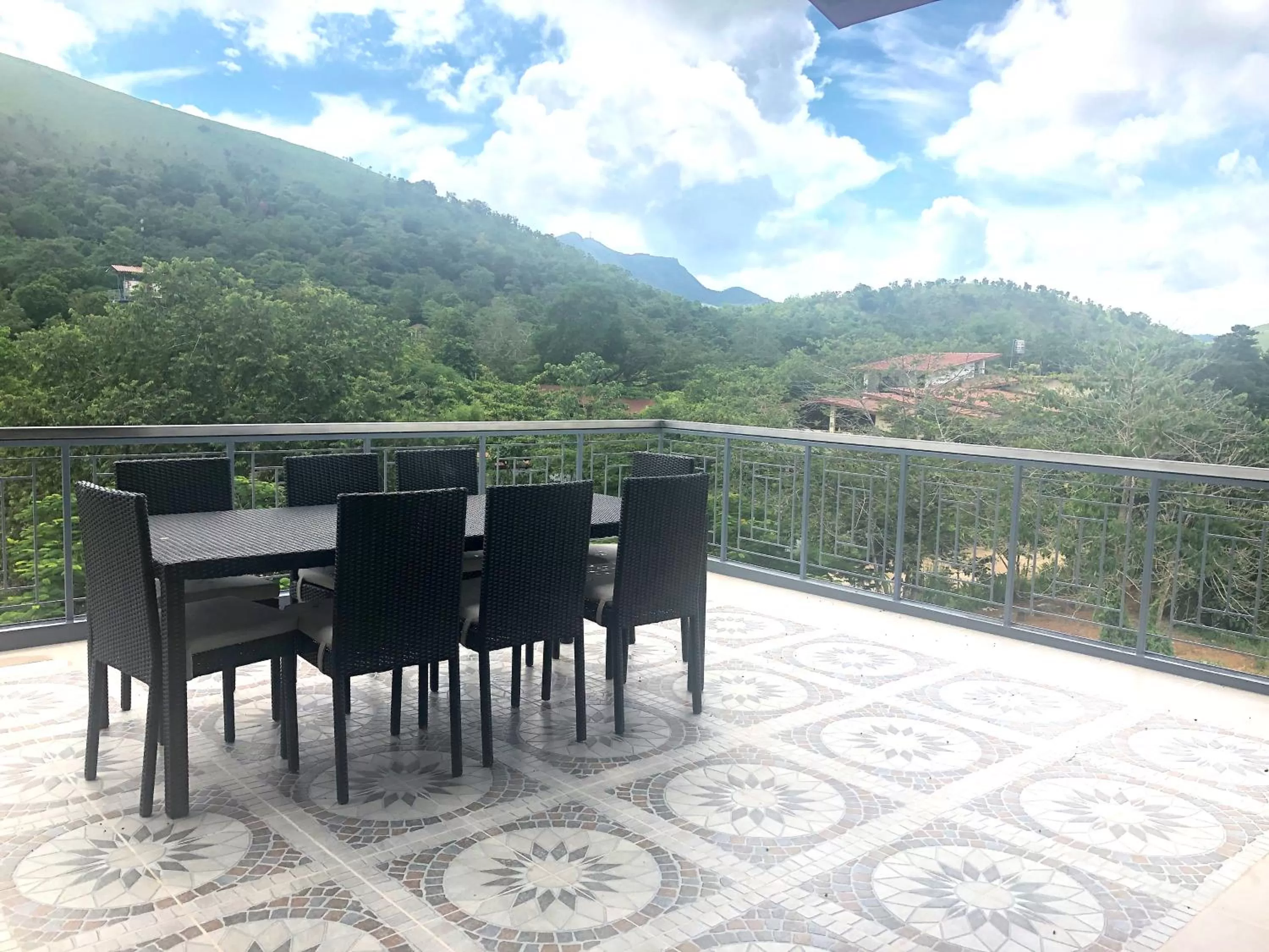 Restaurant/places to eat in Bella Villa Coron