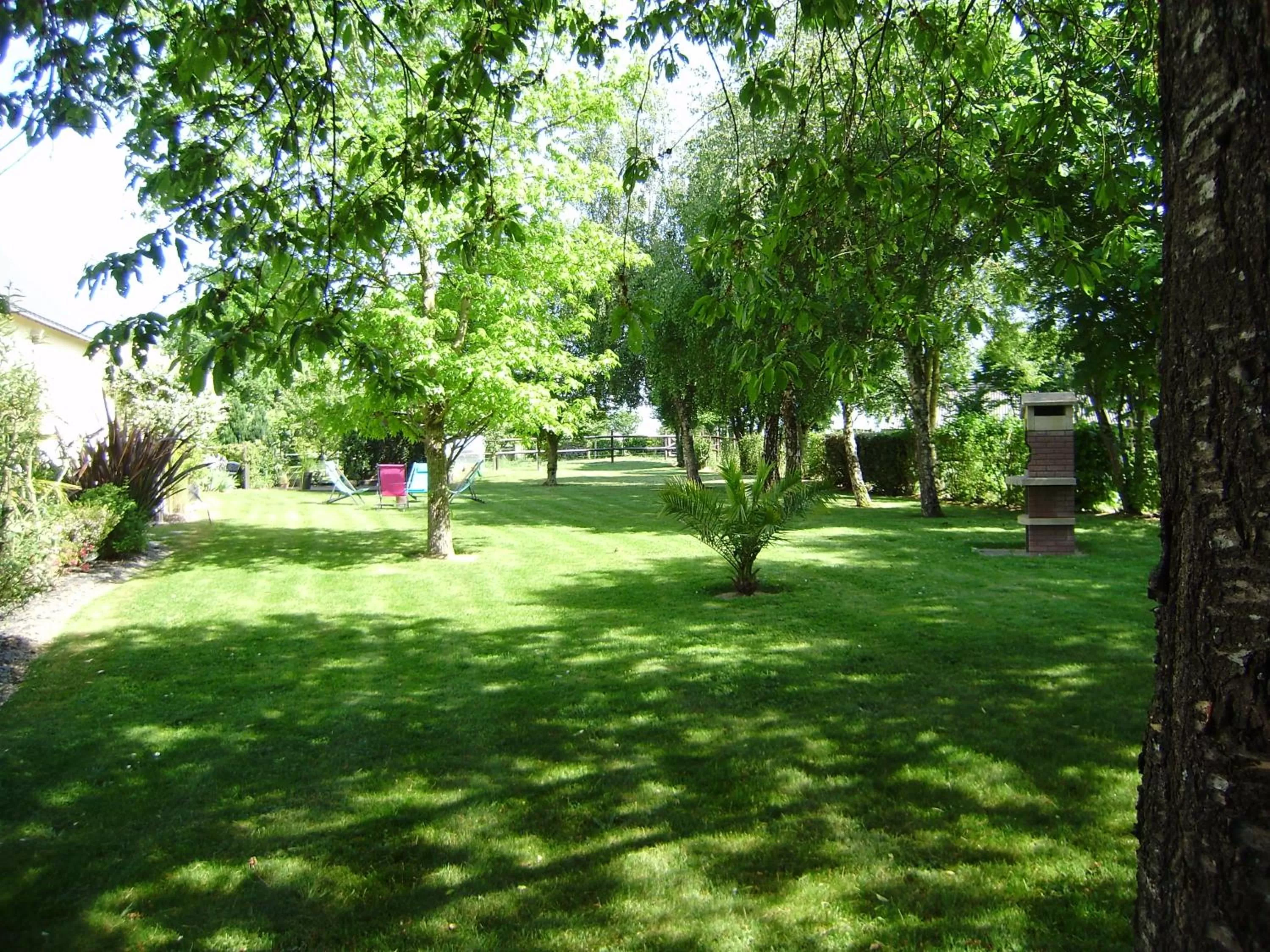Garden in Chambres d'hôtes Mauvierges