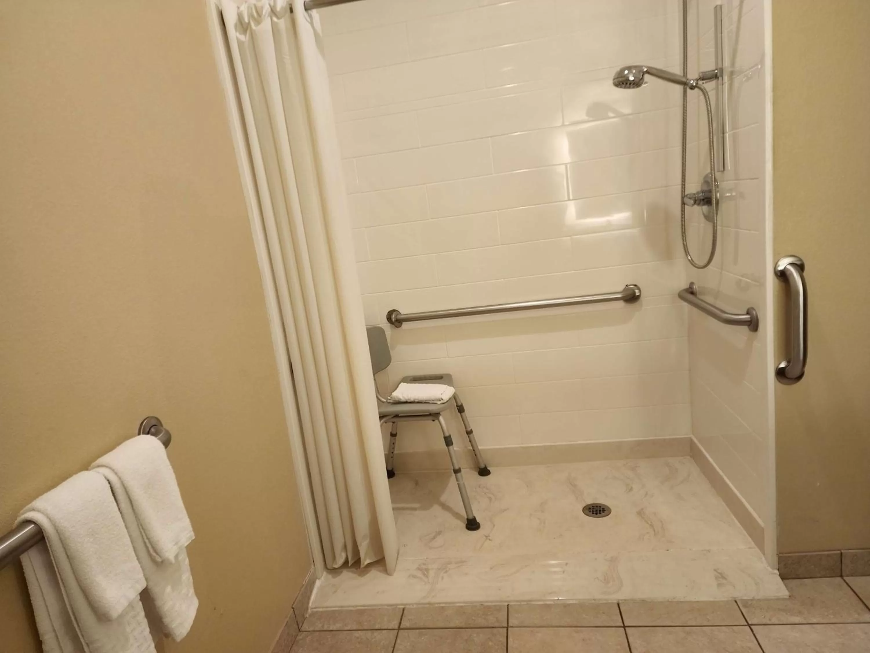 Queen Room with Two Queen Beds with Roll-In Shower in BEST WESTERN PLUS Monica Royale Inn & Suites