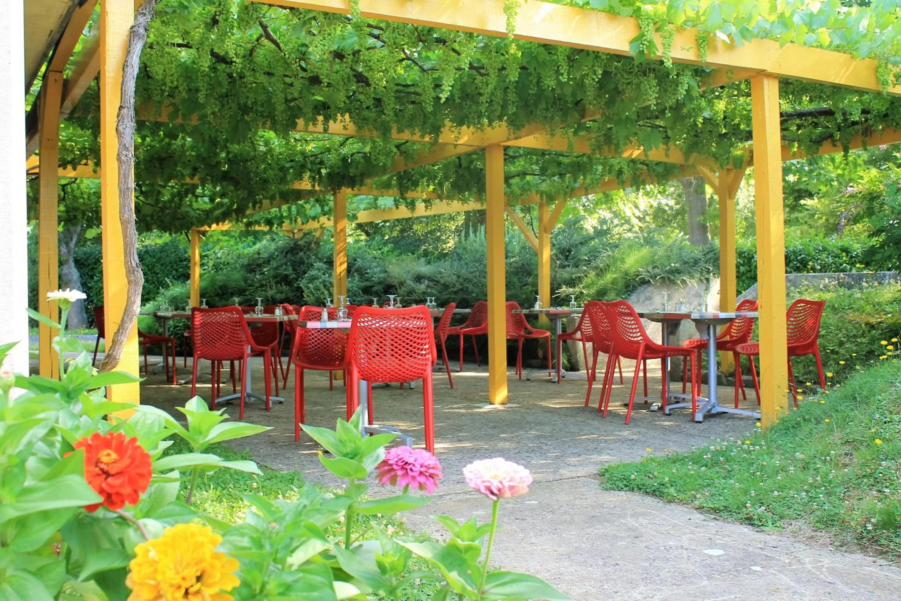 Garden view in Hotel Bonanite