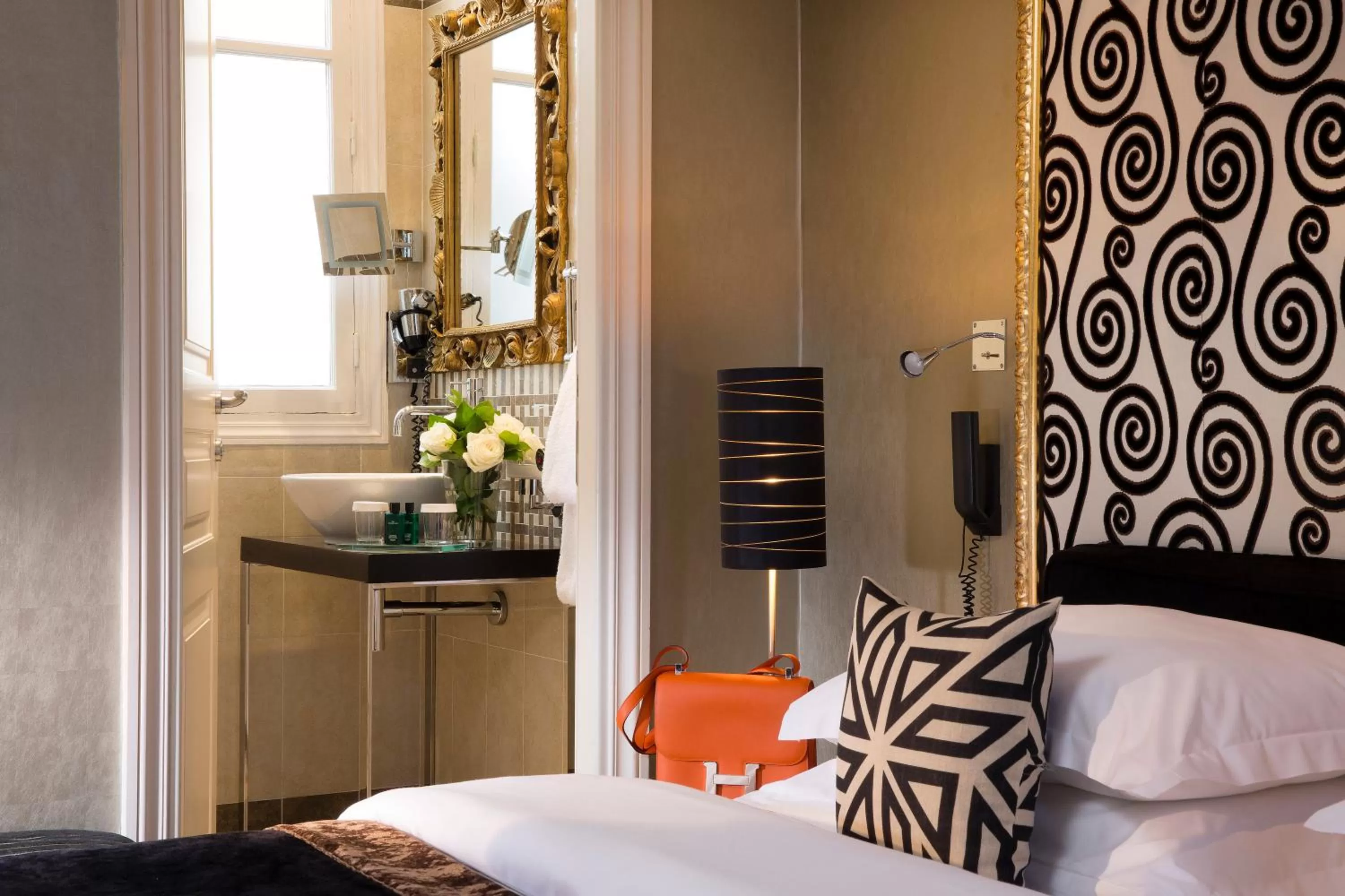 Bed in Hotel Ares Eiffel