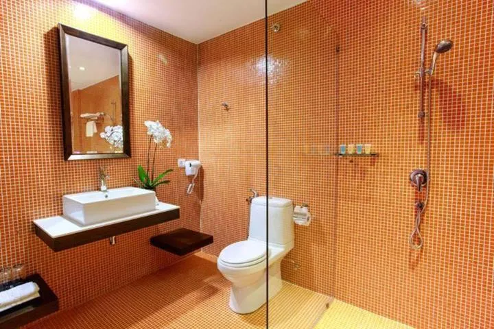 Shower in D Boutique Hotel