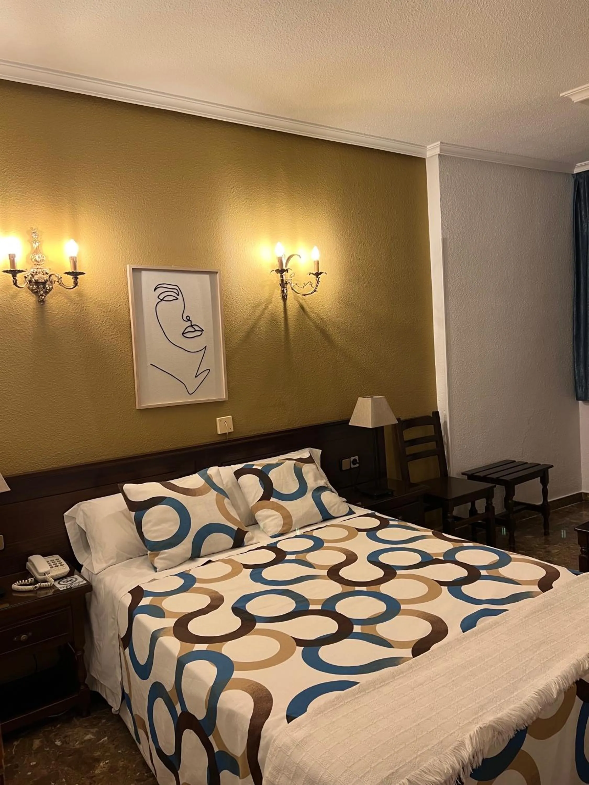 Photo of the whole room, Bed in Hostal Sonsoles Madrid-Centro