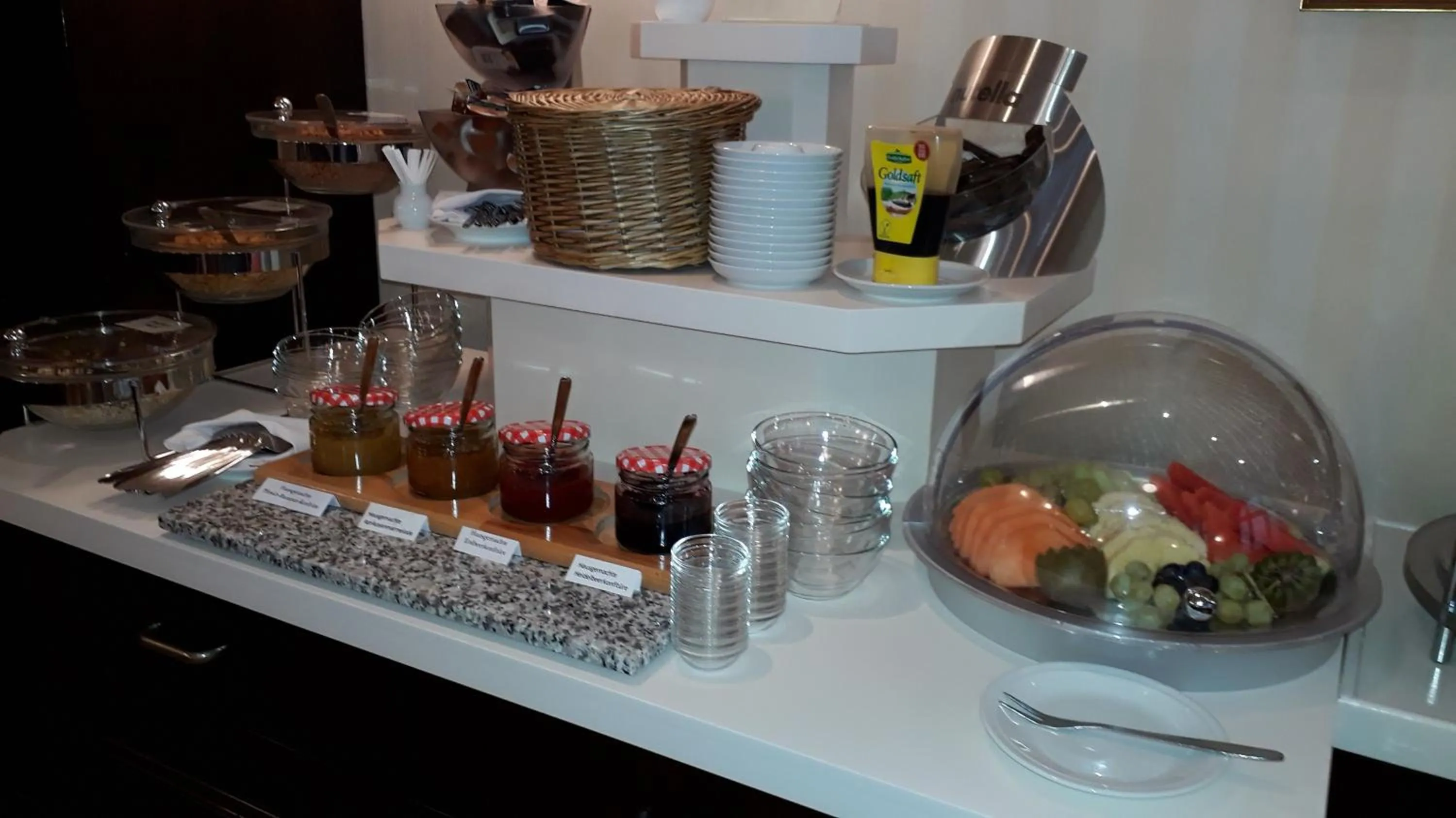 Buffet breakfast in Hotel Marthahaus