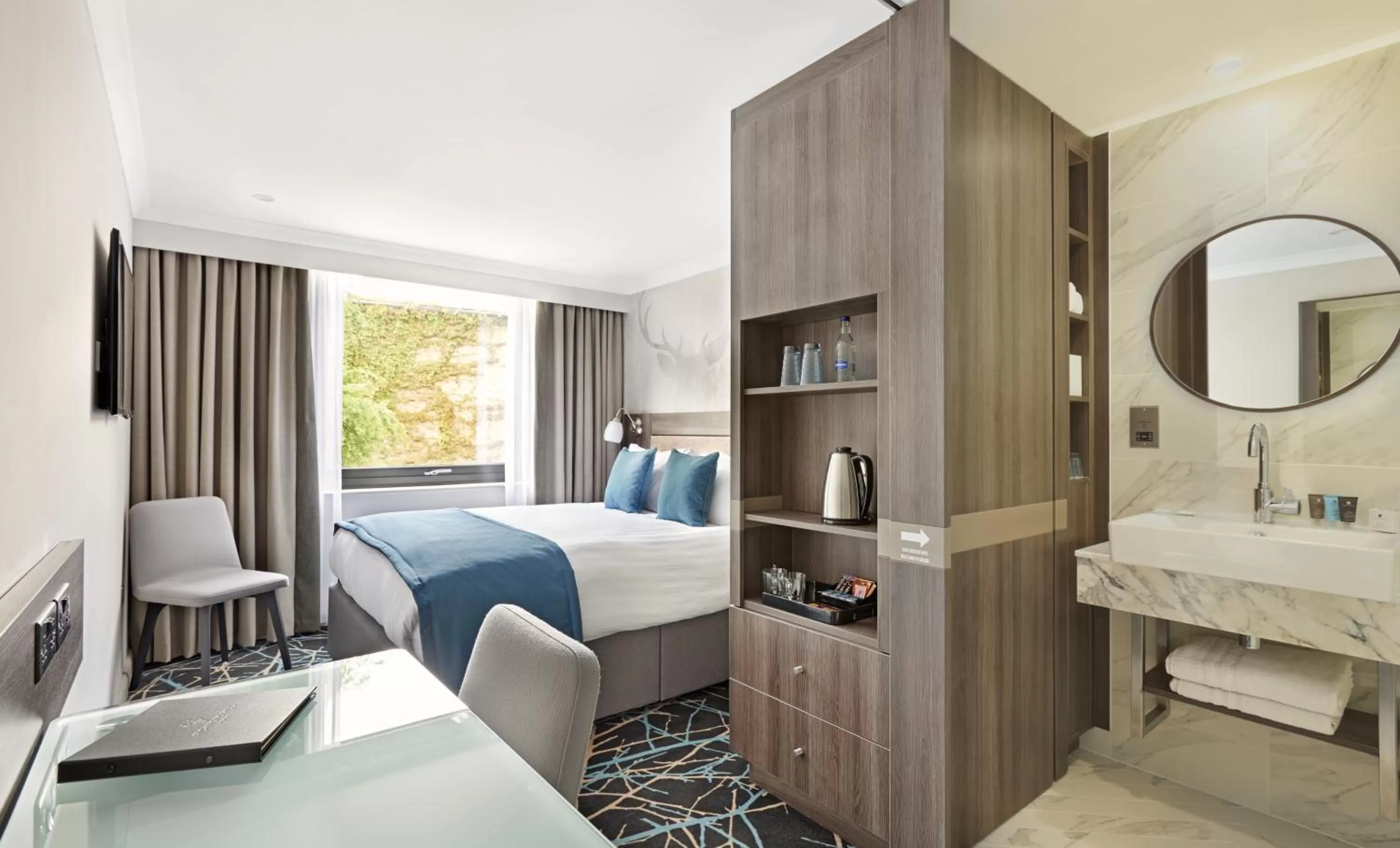 Superior Double Room in Richmond Hill Hotel