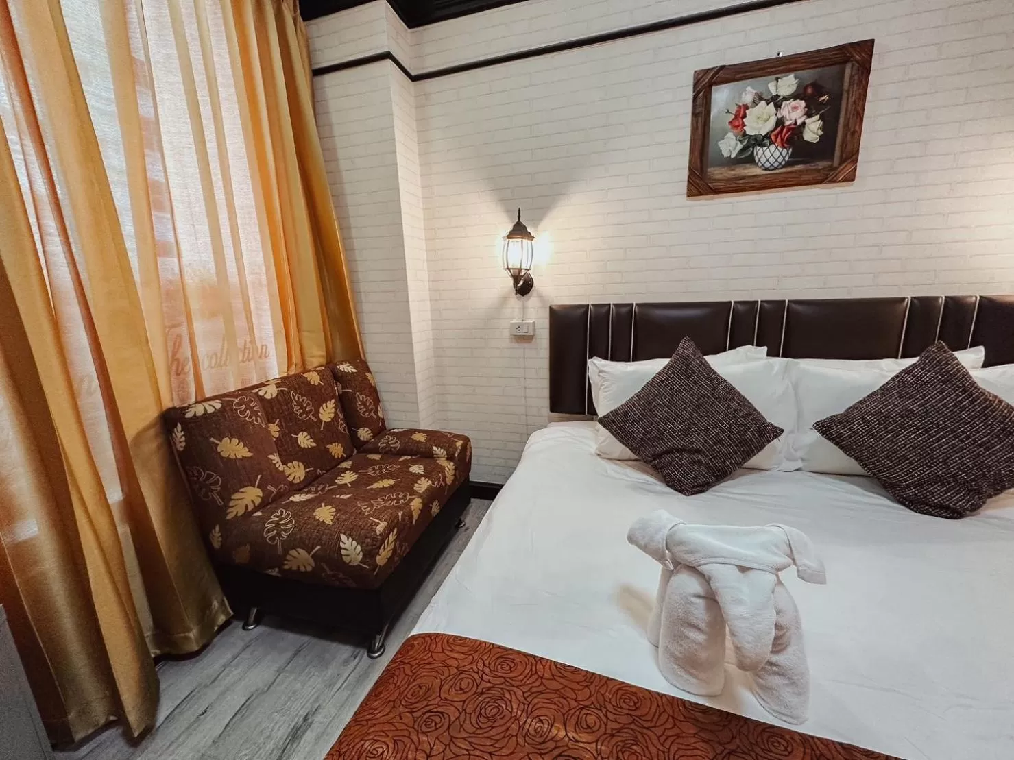 Bed in Hotel De Khuvieng