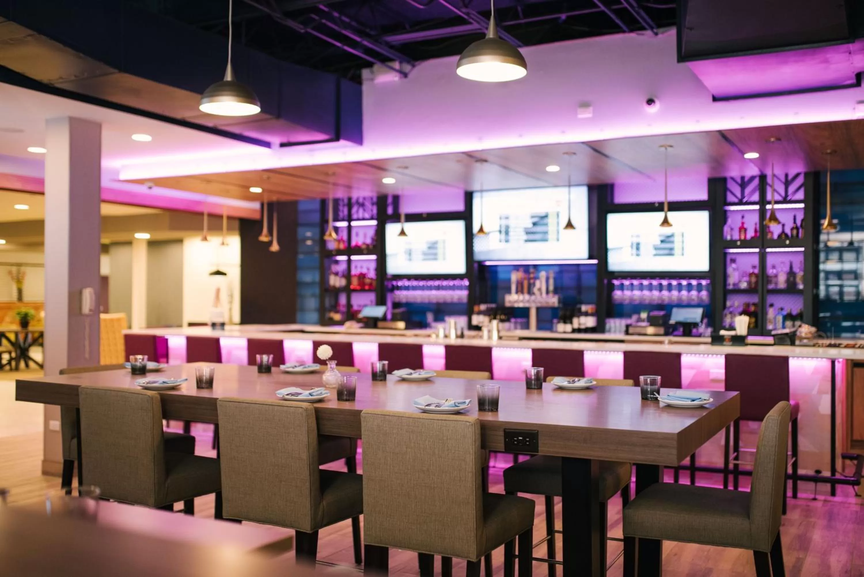 Restaurant/places to eat in Holiday Inn Philadelphia-Cherry Hill by IHG