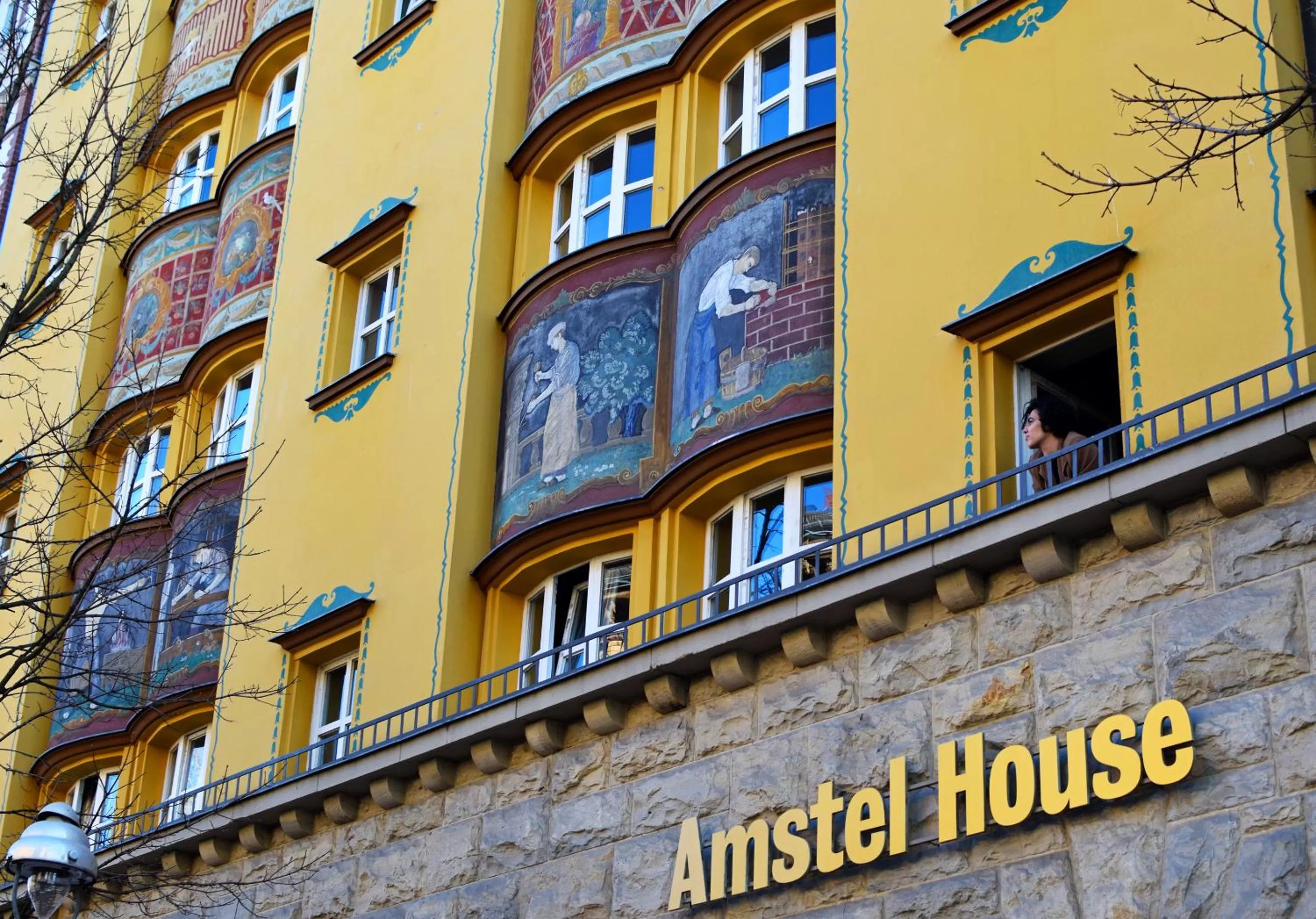 Facade/entrance in Amstel House Hostel