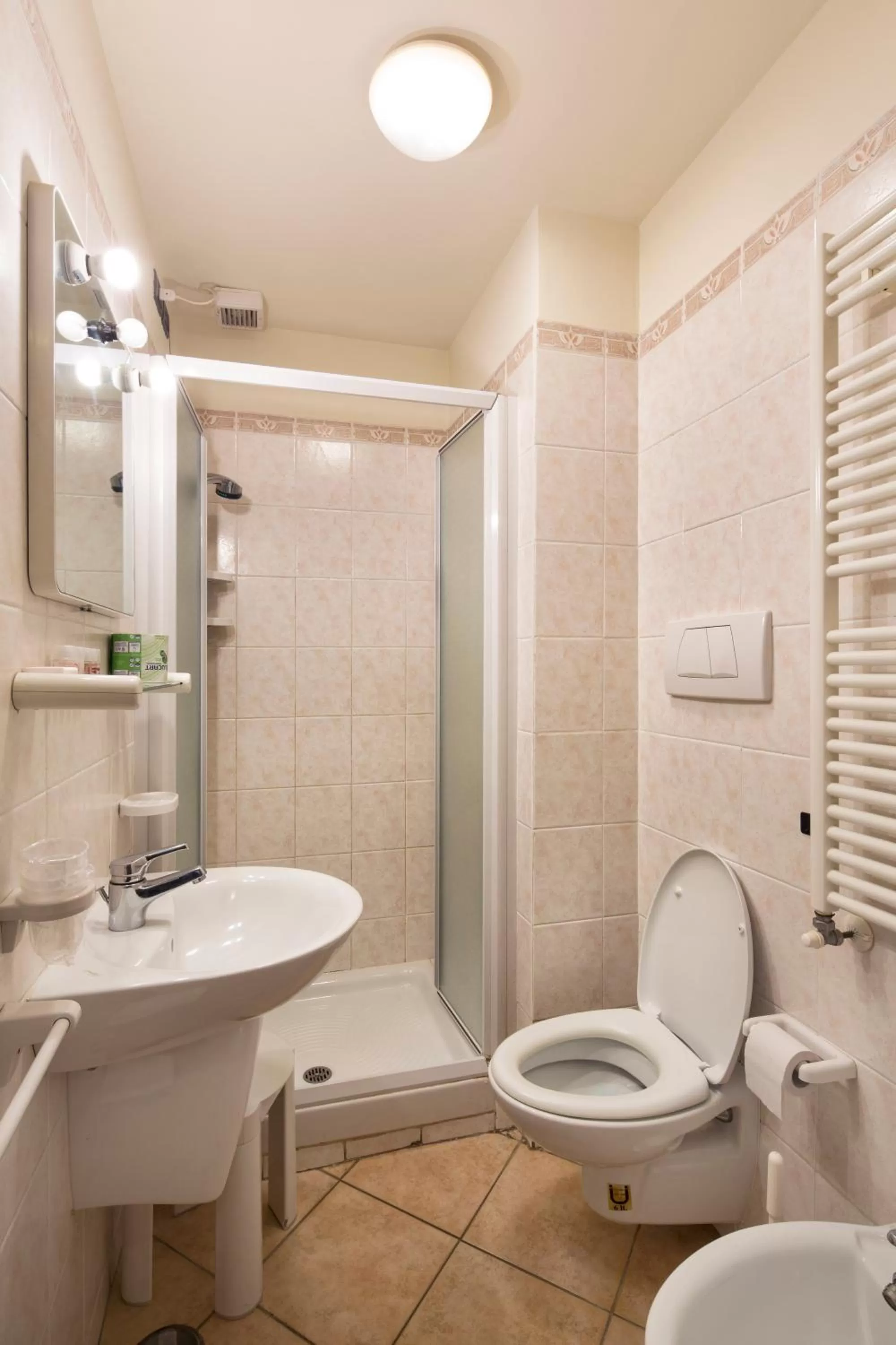 Shower in Hotel Bellavista