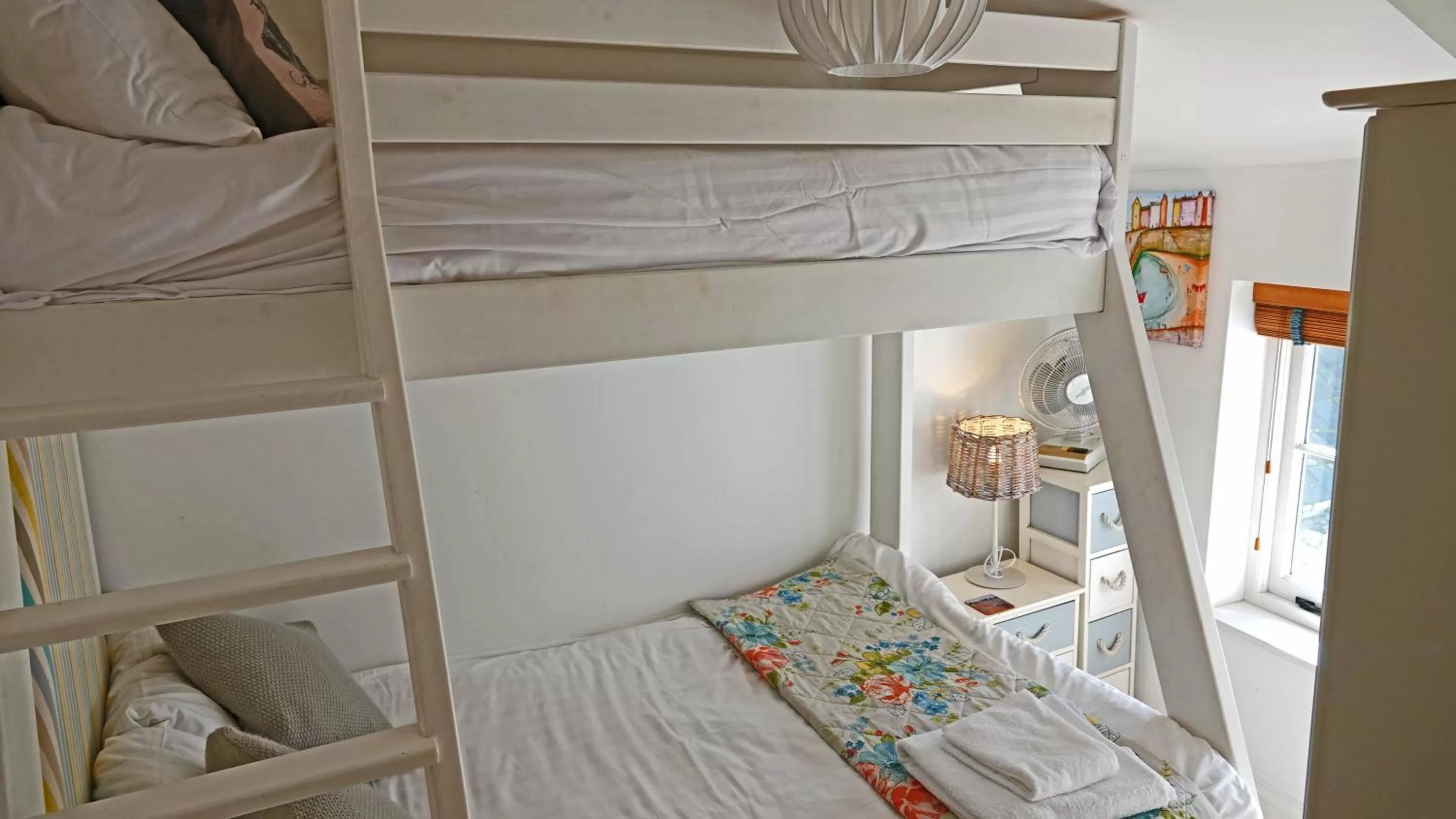 Bedroom, Bed in Merchants Rest