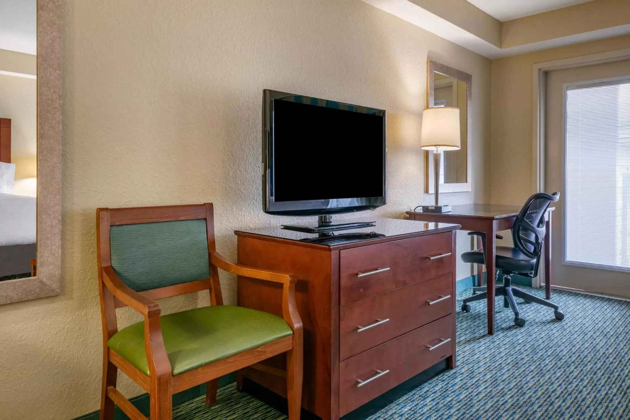 Photo of the whole room in Holiday Inn Resort Orlando - Lake Buena Vista by IHG