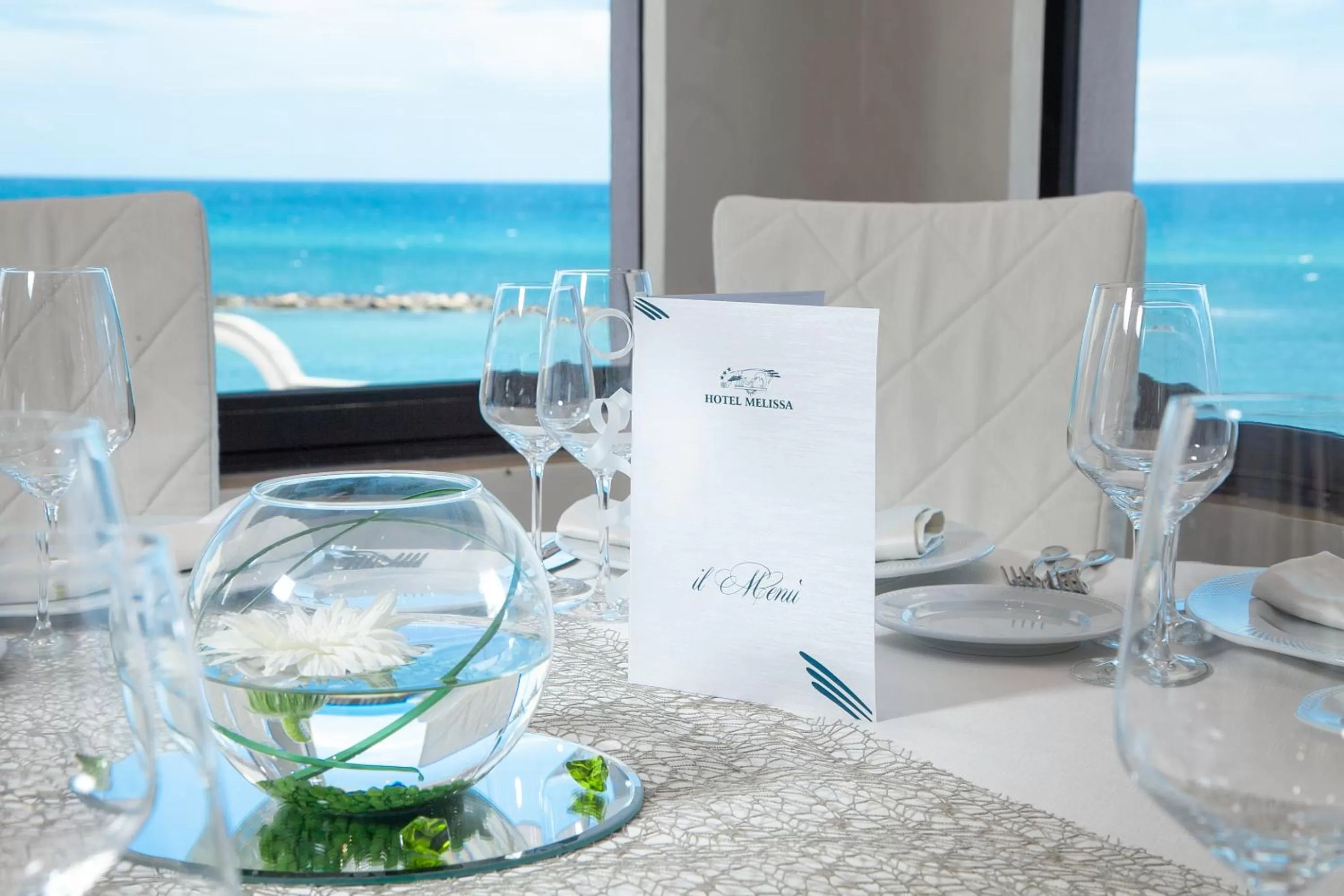 Restaurant/places to eat in Hotel Melissa