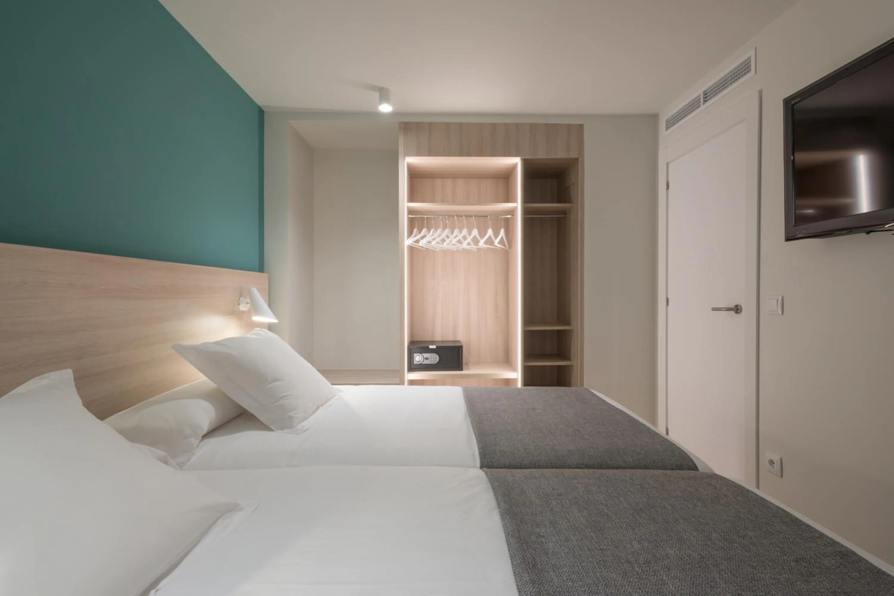 Photo of the whole room, Bed in Hotel & Aparthotel Cosmos