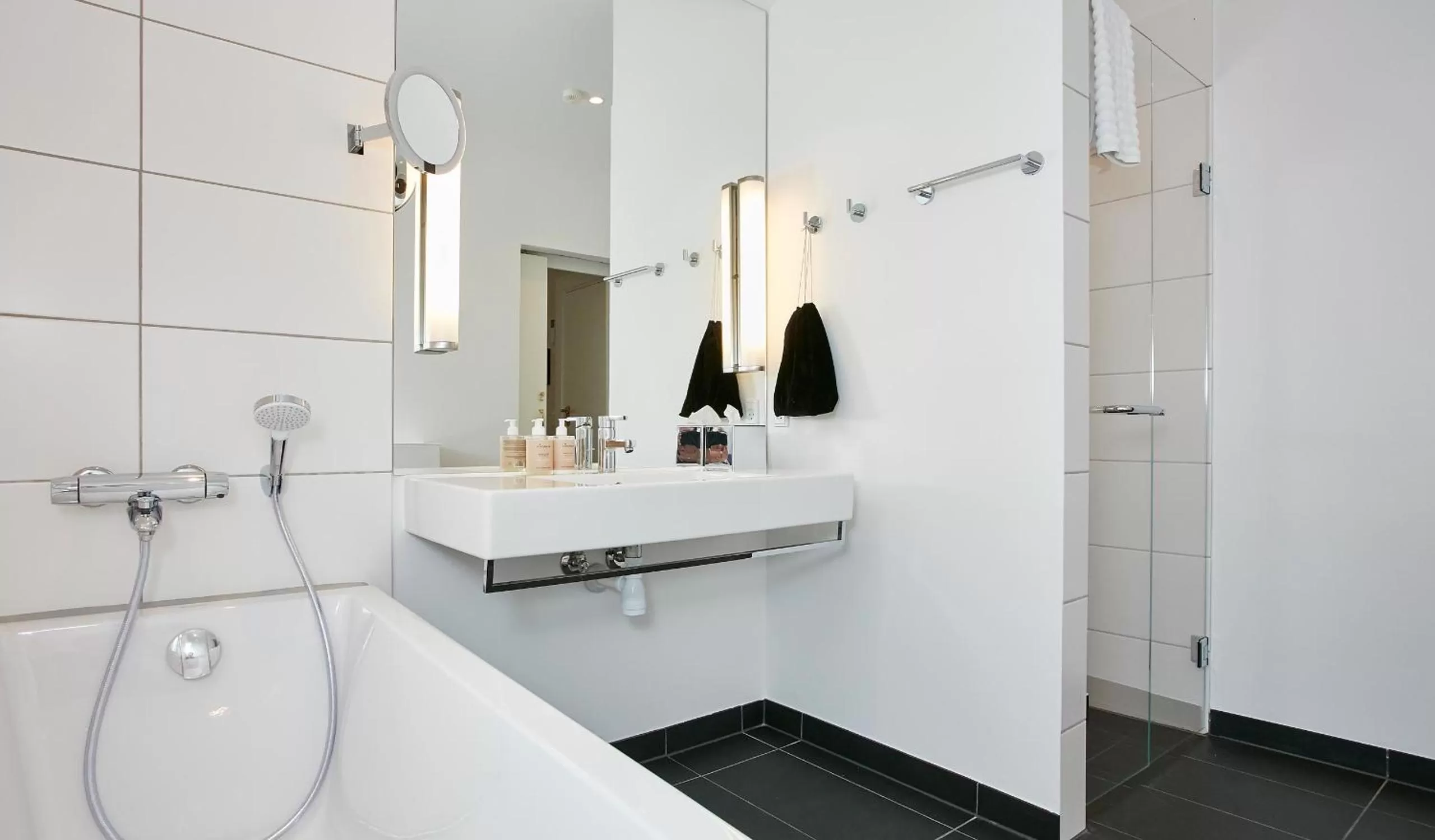 Bathroom in Jørgensens Hotel