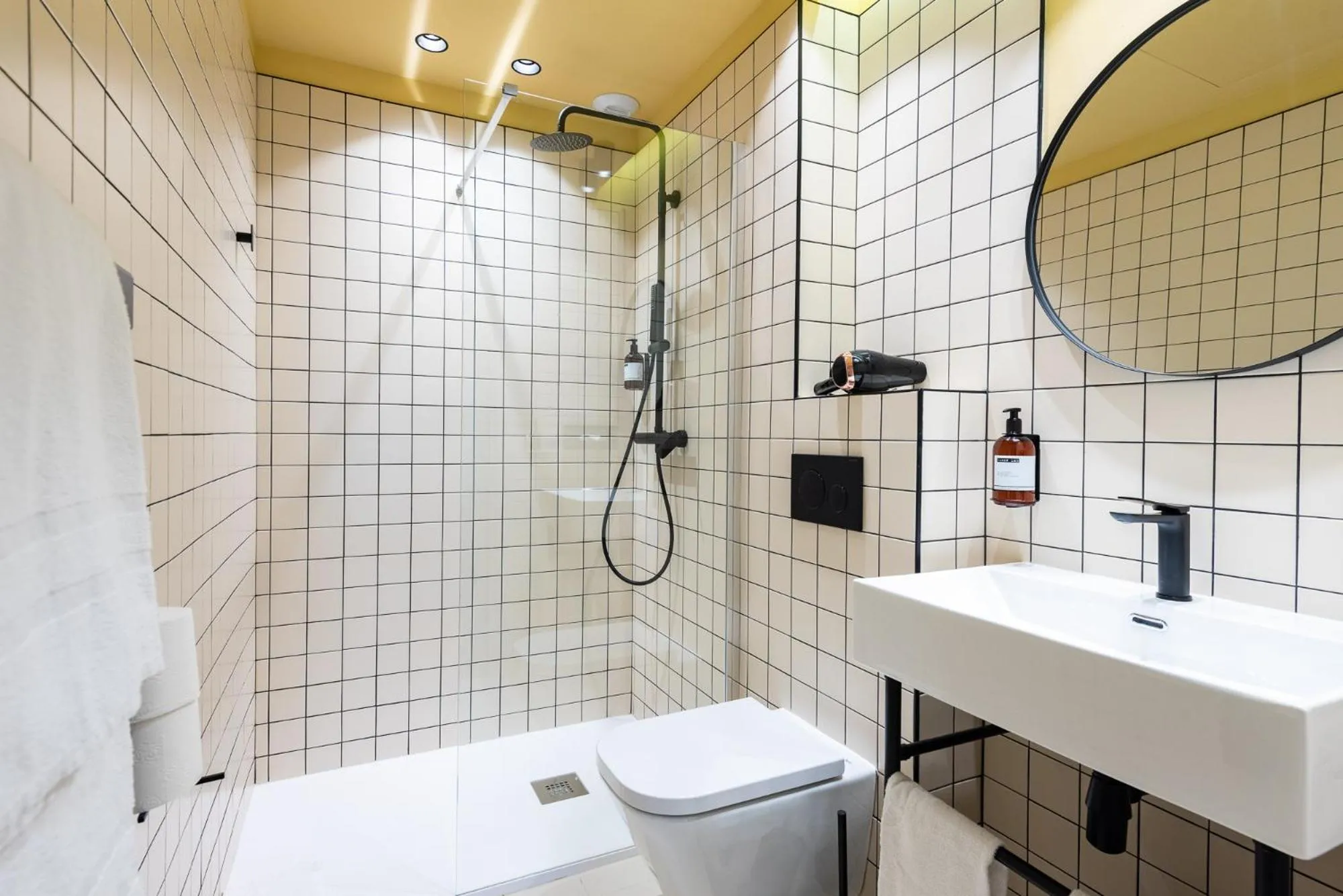 Bathroom in Florella Croisette Apartment