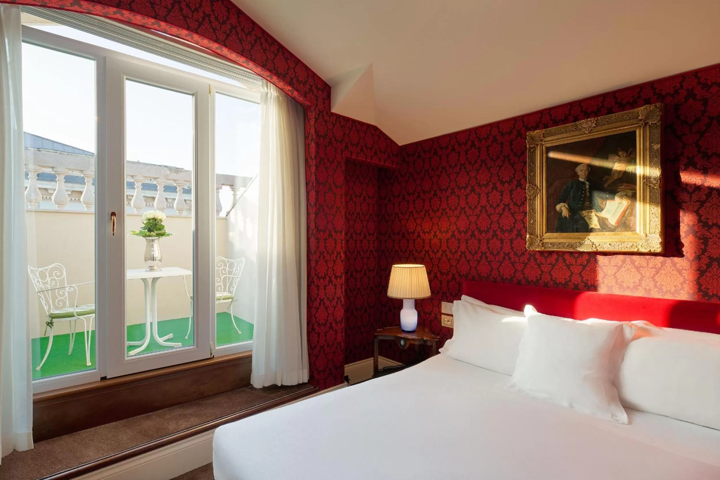 Bed in Grand Hotel Duchi d'Aosta