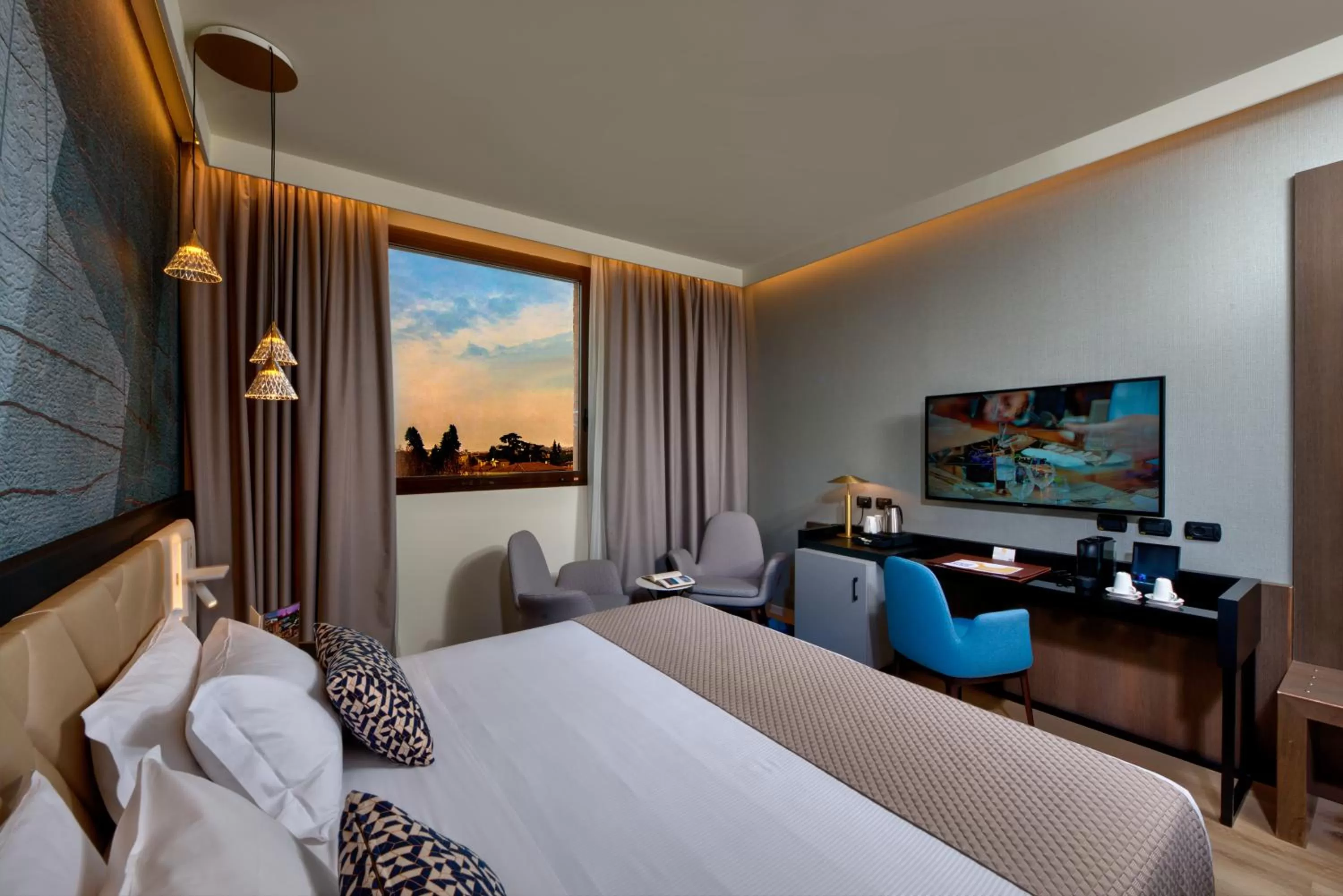 Shower, Bed in Savhotel Aemilia Bologna