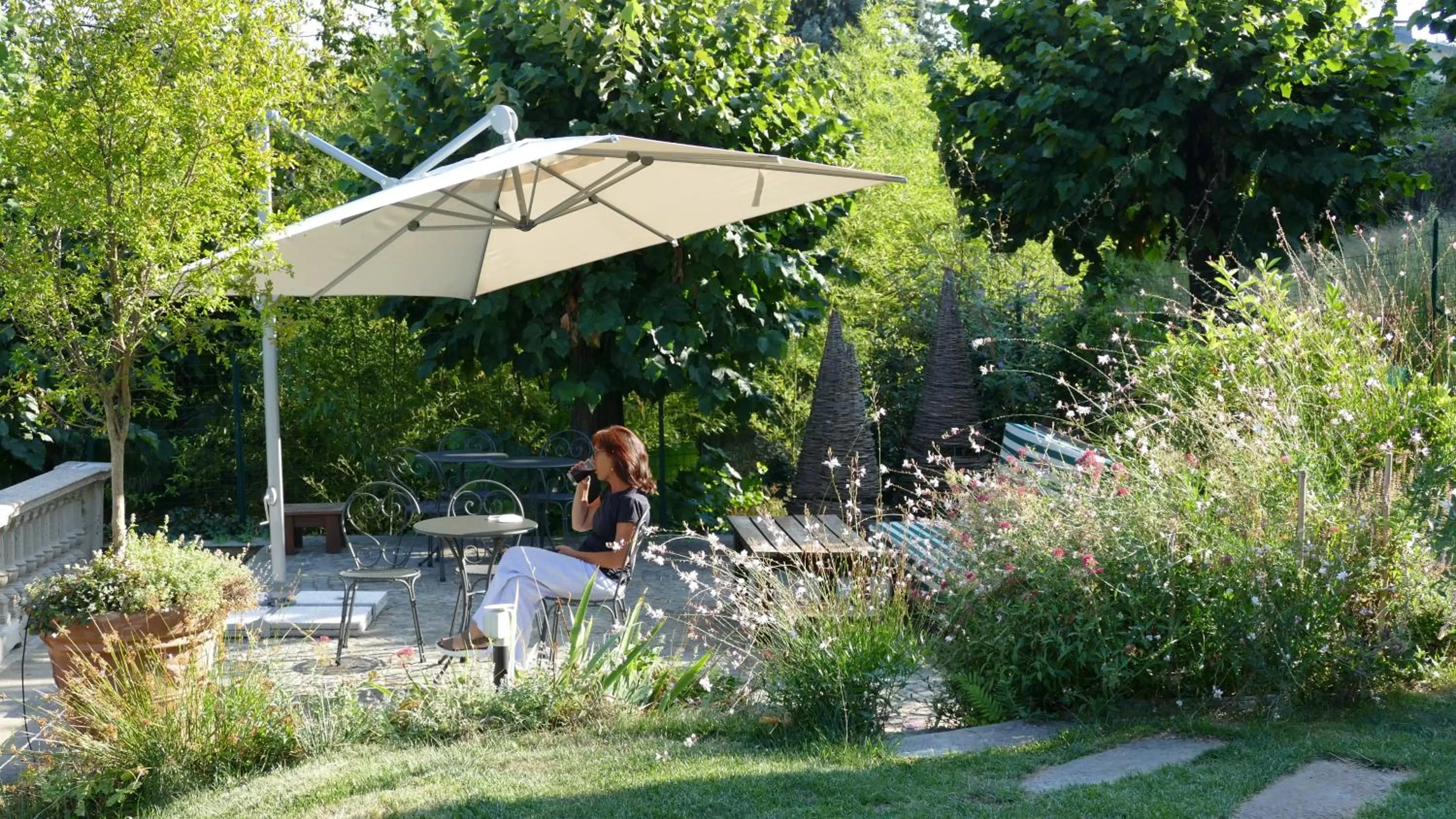 Garden in White Lilac Romantic B&B - Adults only