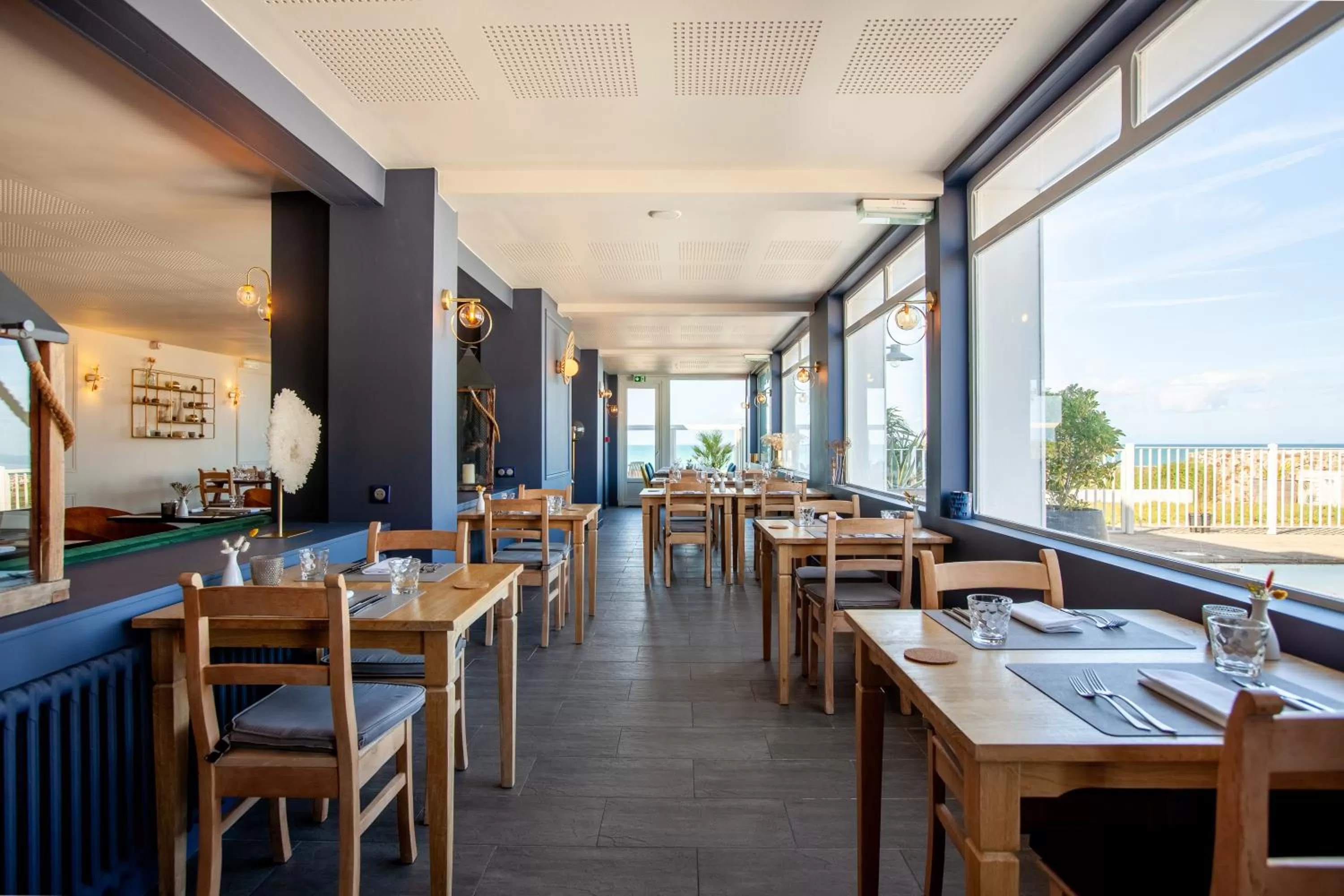 Restaurant/places to eat in Hôtel des Isles