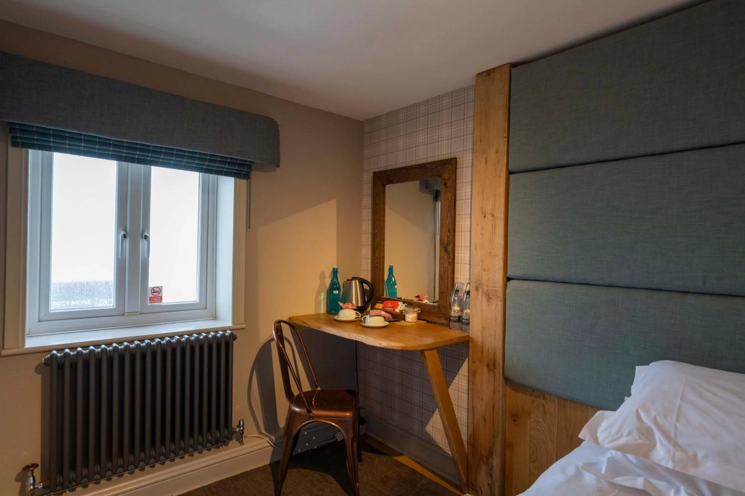 Bedroom, Bed in The Tan Hill Inn